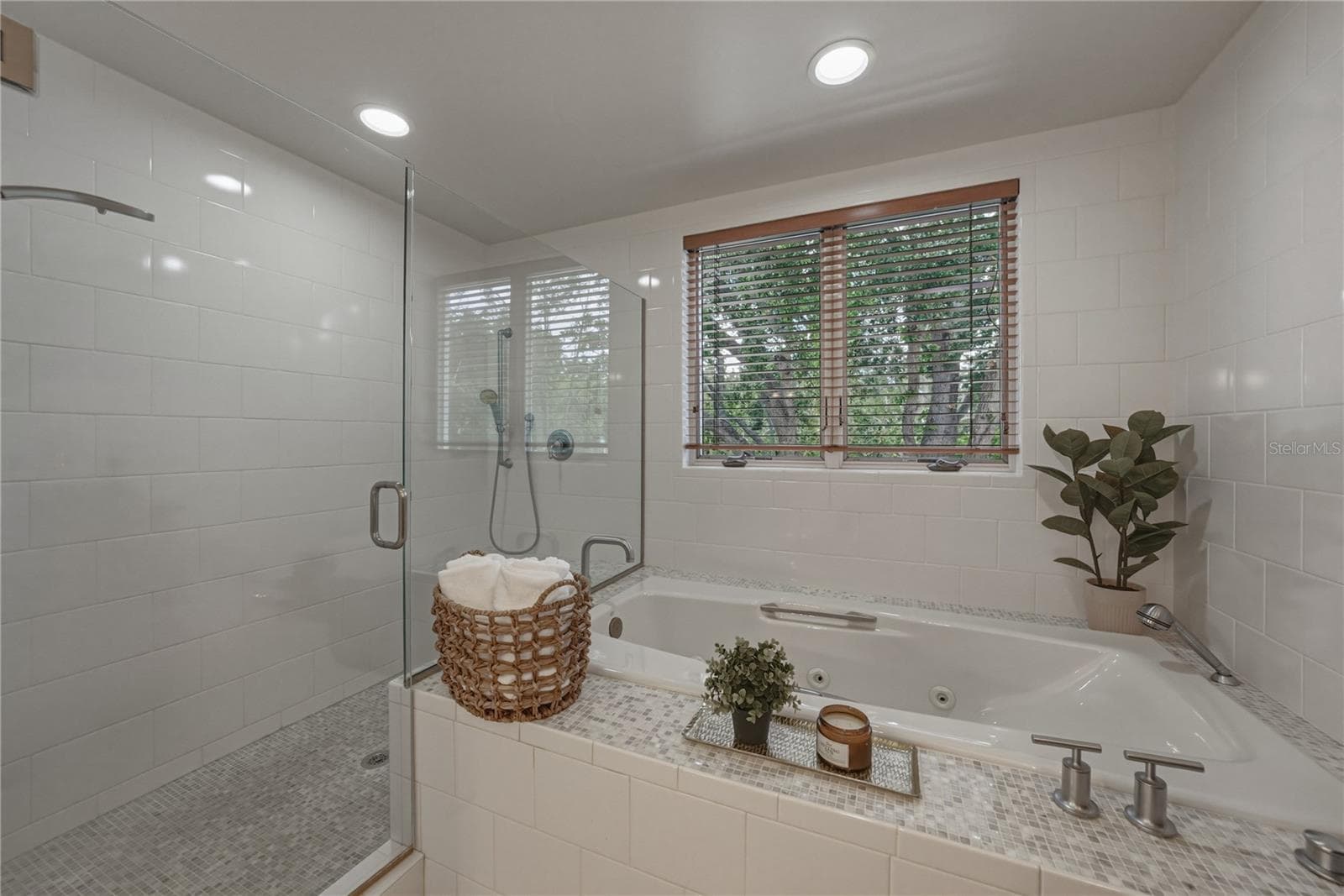Single Family Residence at 838 MONTEREY BLVD NE, ST PETERSBURG, photo 52 of 82