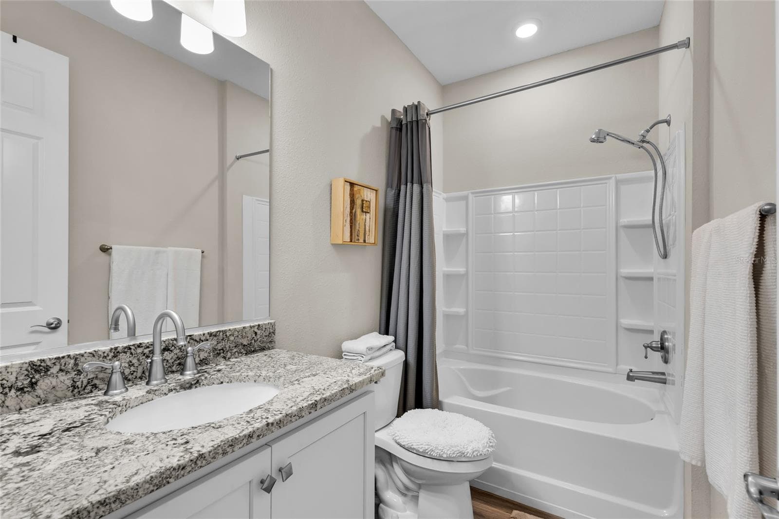Guest bath - 4394 NW 54TH TER, OCALA