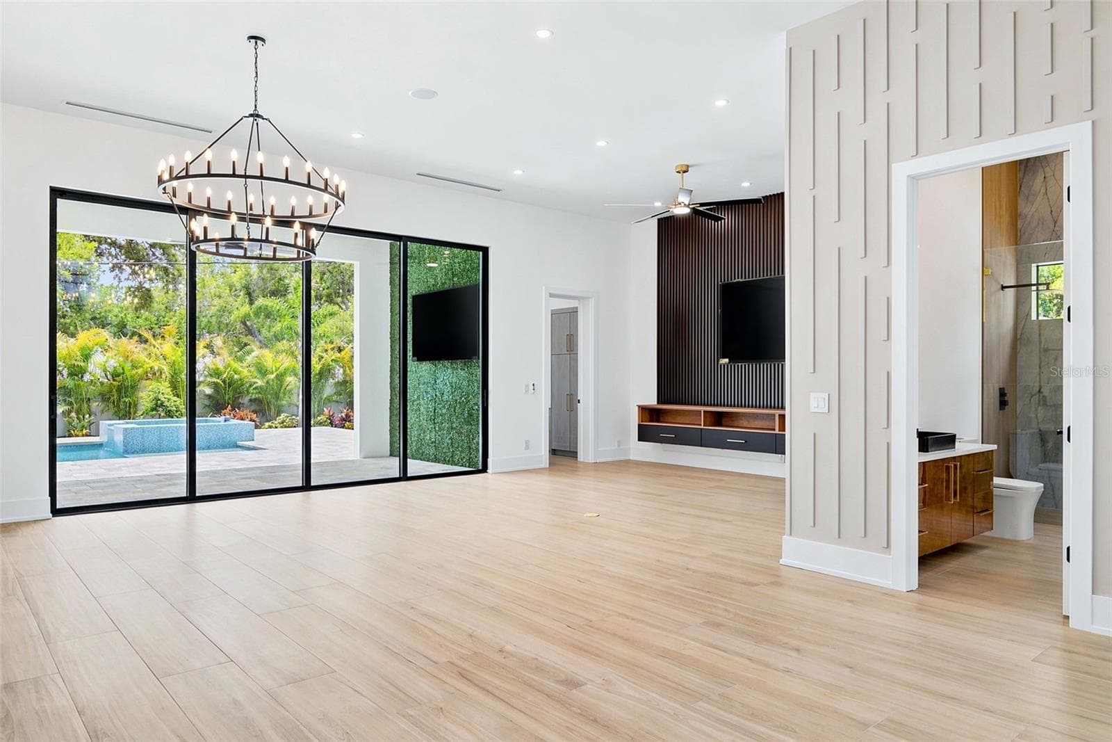 Single Family Residence at 1870 JASMINE DR, SARASOTA, photo 21 of 120