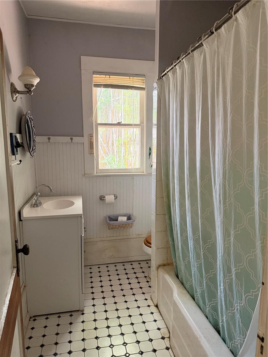 Bathroom - 528 N ADELLE AVE, DELAND