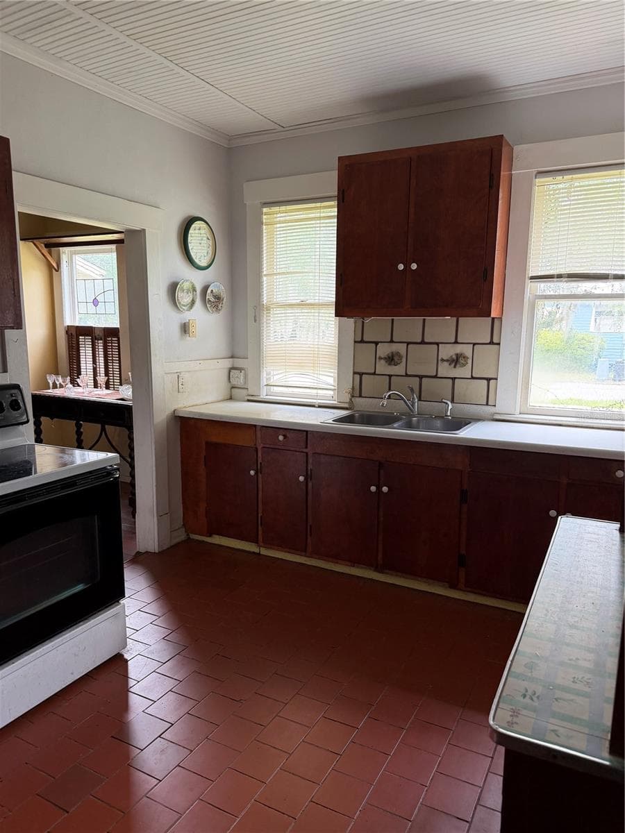 Single Family Residence at 528 N ADELLE AVE, DELAND, photo 16 of 28