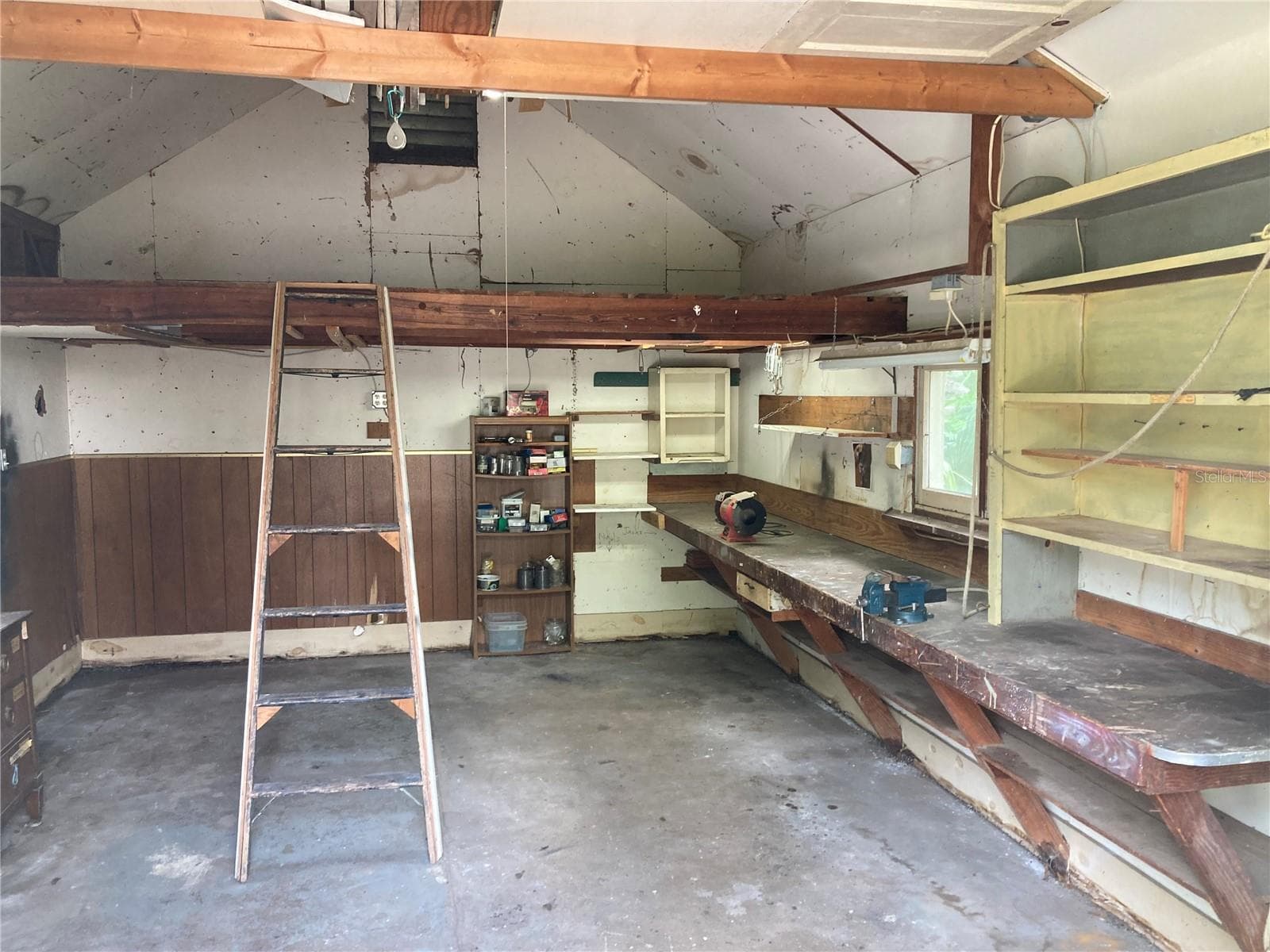 Garage - 528 N ADELLE AVE, DELAND