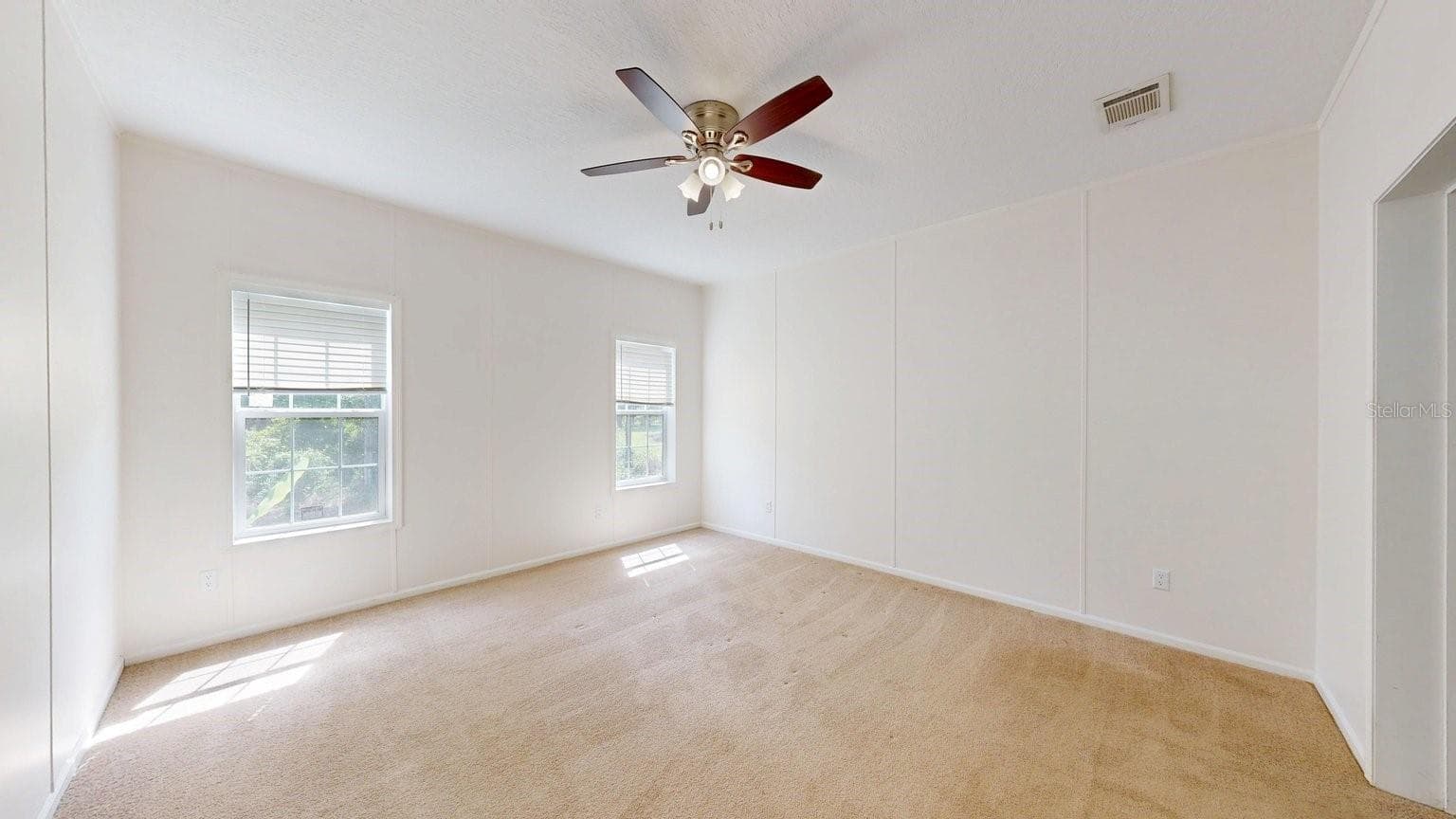 Manufactured Home at 2930 PALMETTO ST, BUNNELL, photo 4 of 31