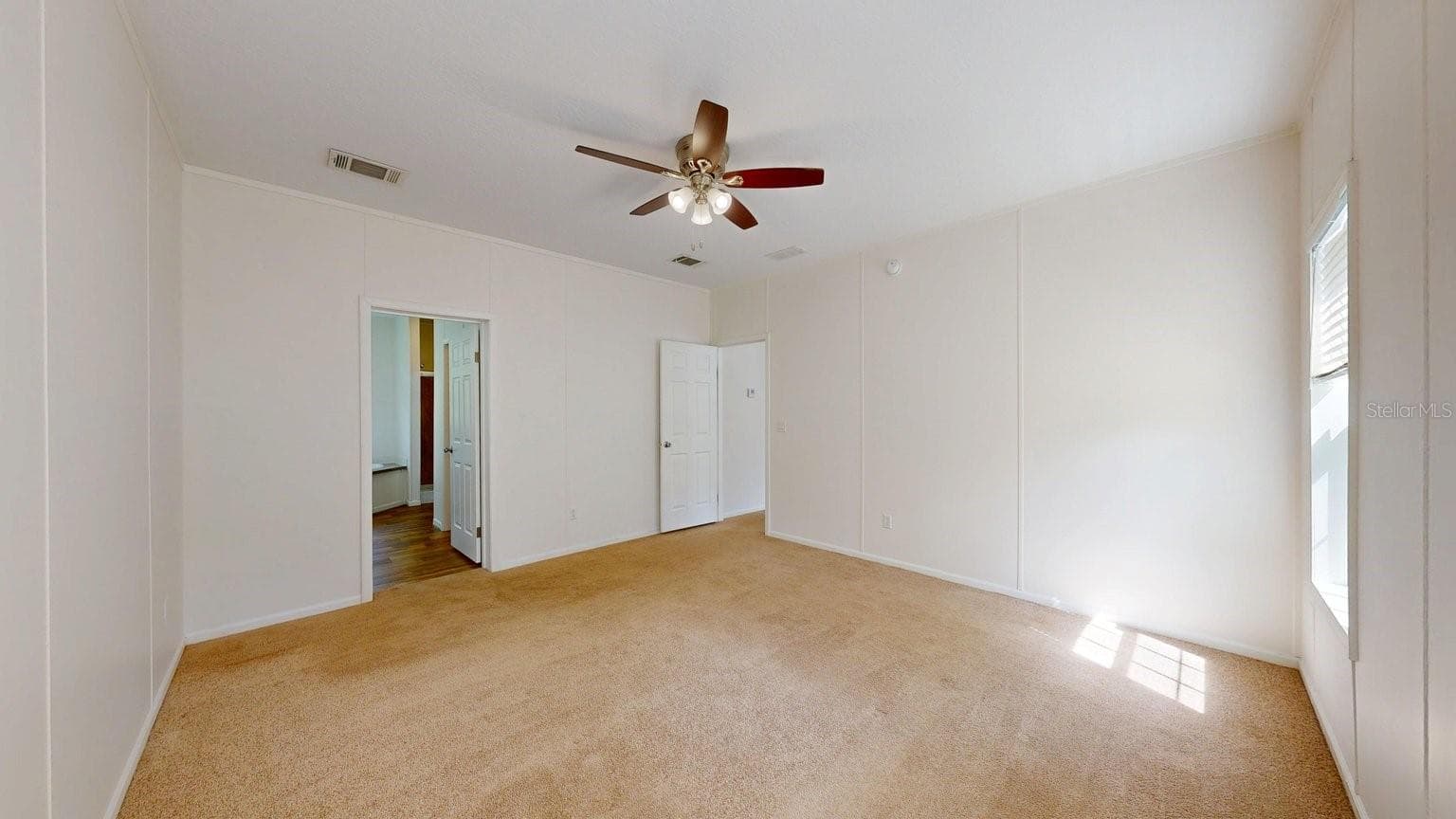 Manufactured Home at 2930 PALMETTO ST, BUNNELL, photo 5 of 31