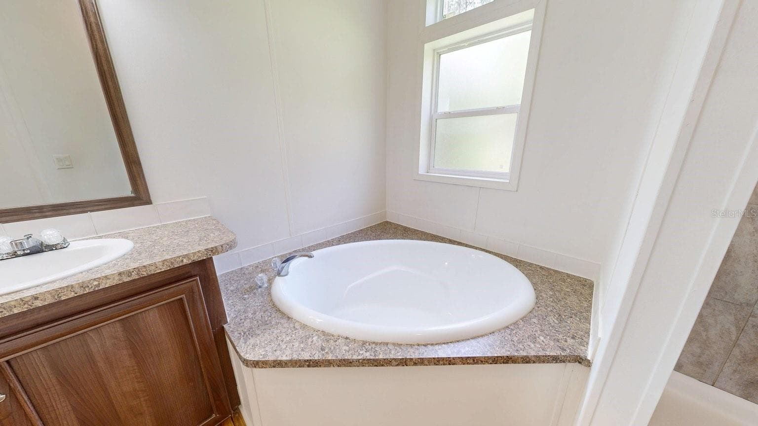 Manufactured Home at 2930 PALMETTO ST, BUNNELL, photo 9 of 31