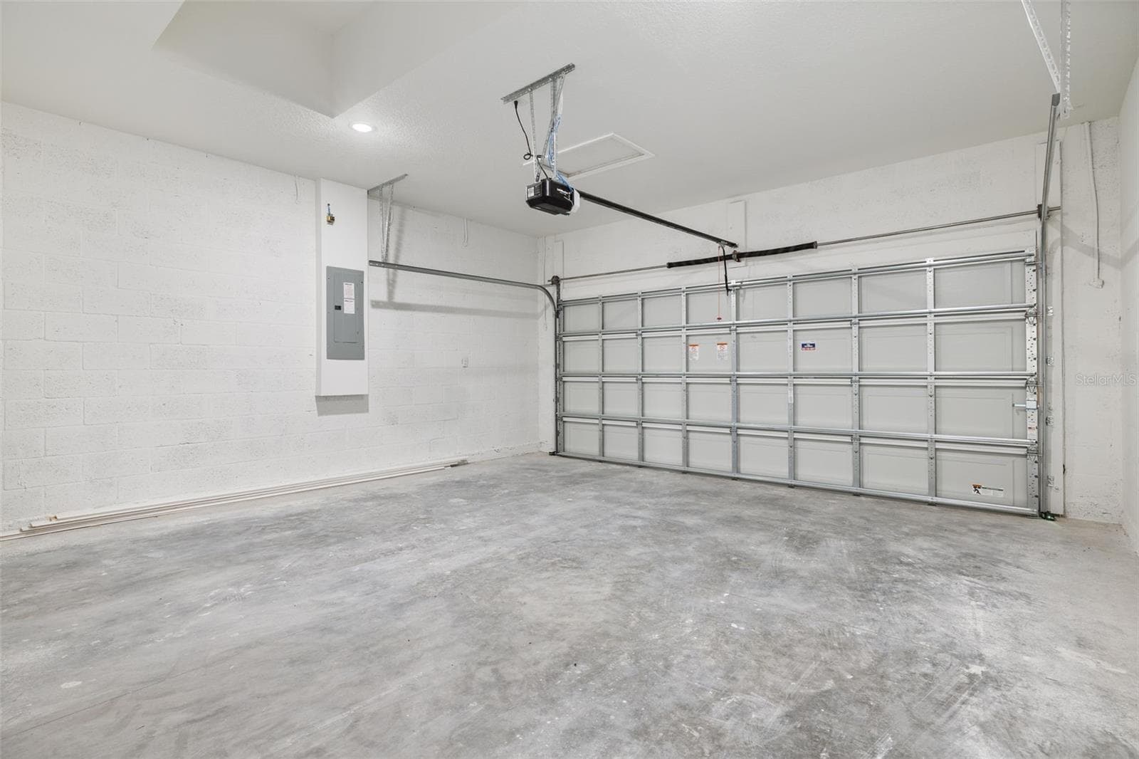 Single Family Residence at 8100 N HILLVIEW CIR, DUNNELLON, photo 15 of 60
