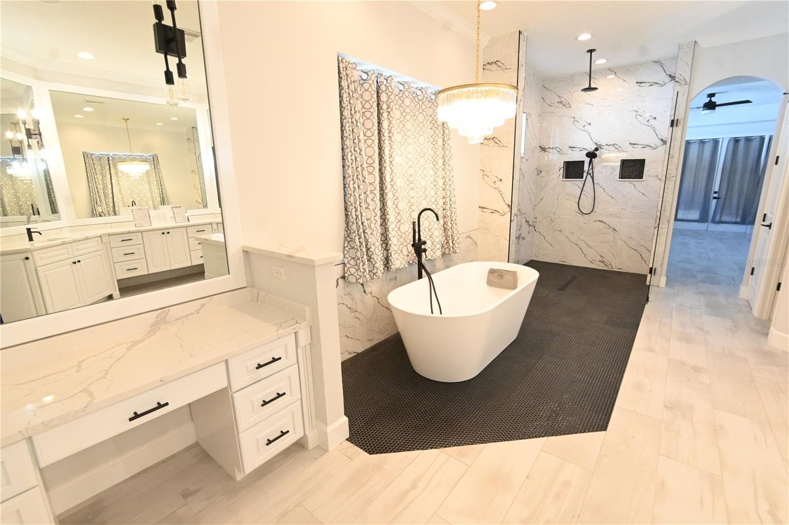 Single Family Residence at 6119 FOXFIELD CT, WINDERMERE, photo 6 of 12