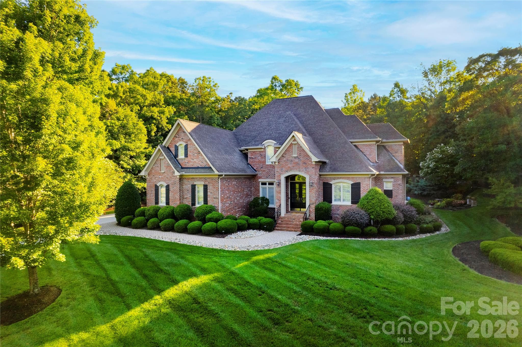 All brick with beautful landscaping - Kannapolis