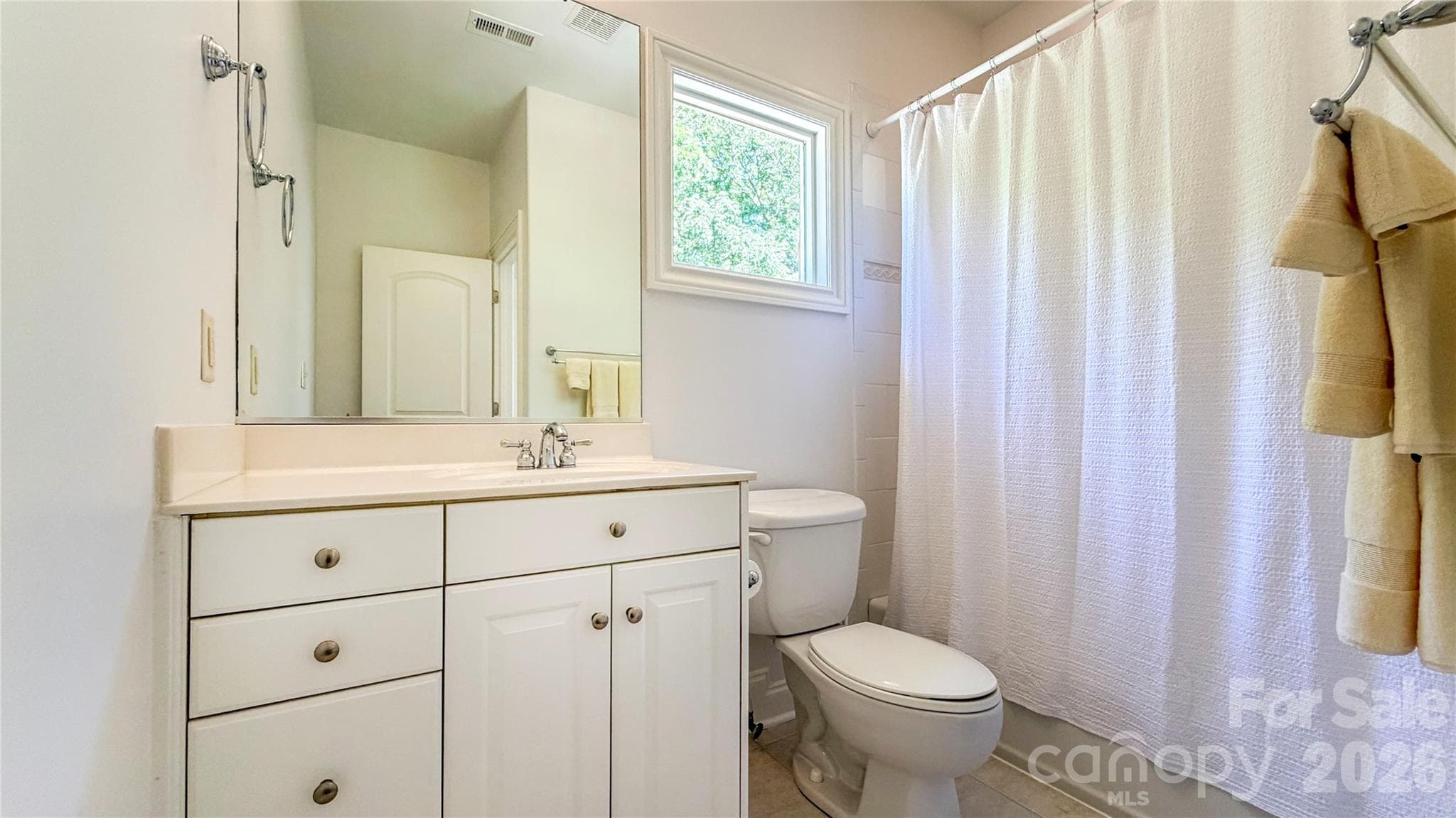2nd floor full bath - 6005 Willowood Road, Kannapolis