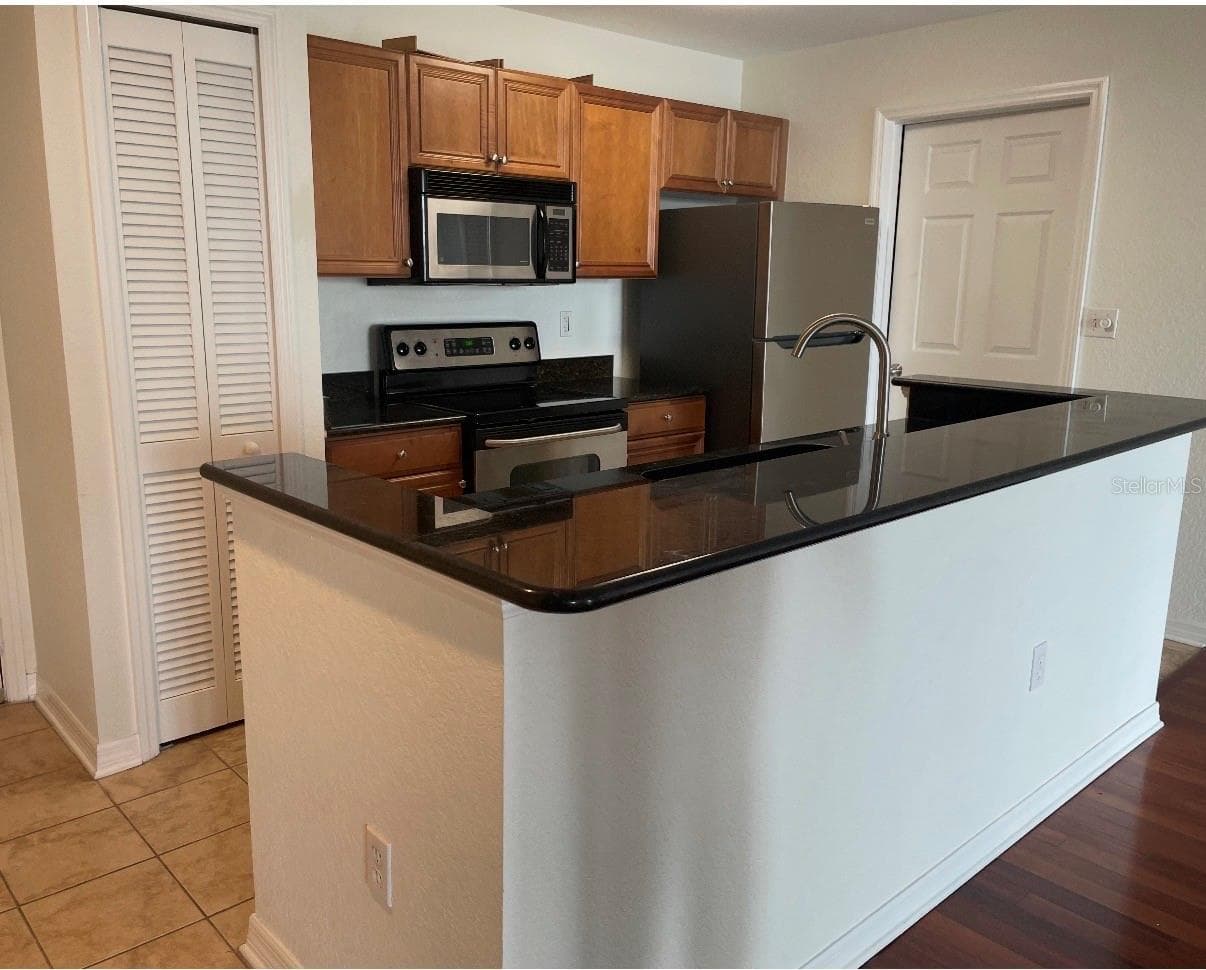 Kitchen/Granite Counters - 700 S HARBOUR ISLAND BLVD #536, TAMPA