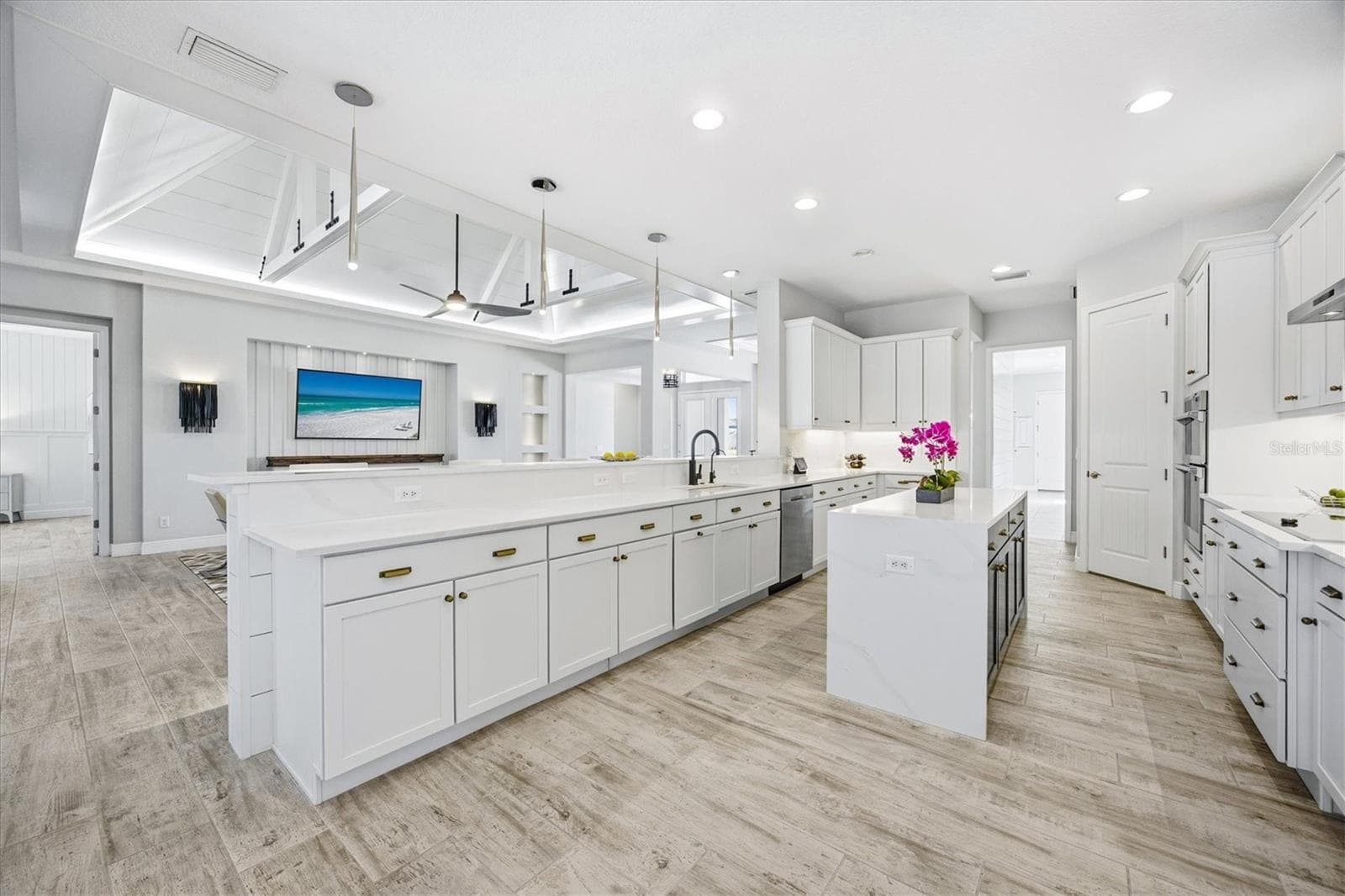 Kitchen and Island - 3467 COMPOUND CT, SARASOTA