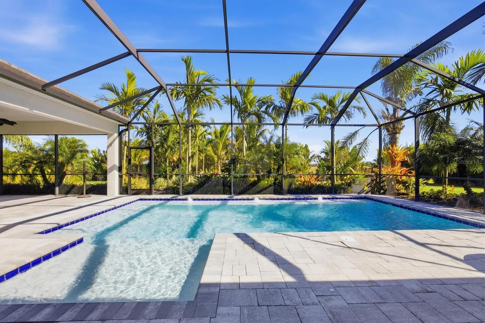 Screened Pool with Lush Landscaping - 3467 COMPOUND CT, SARASOTA
