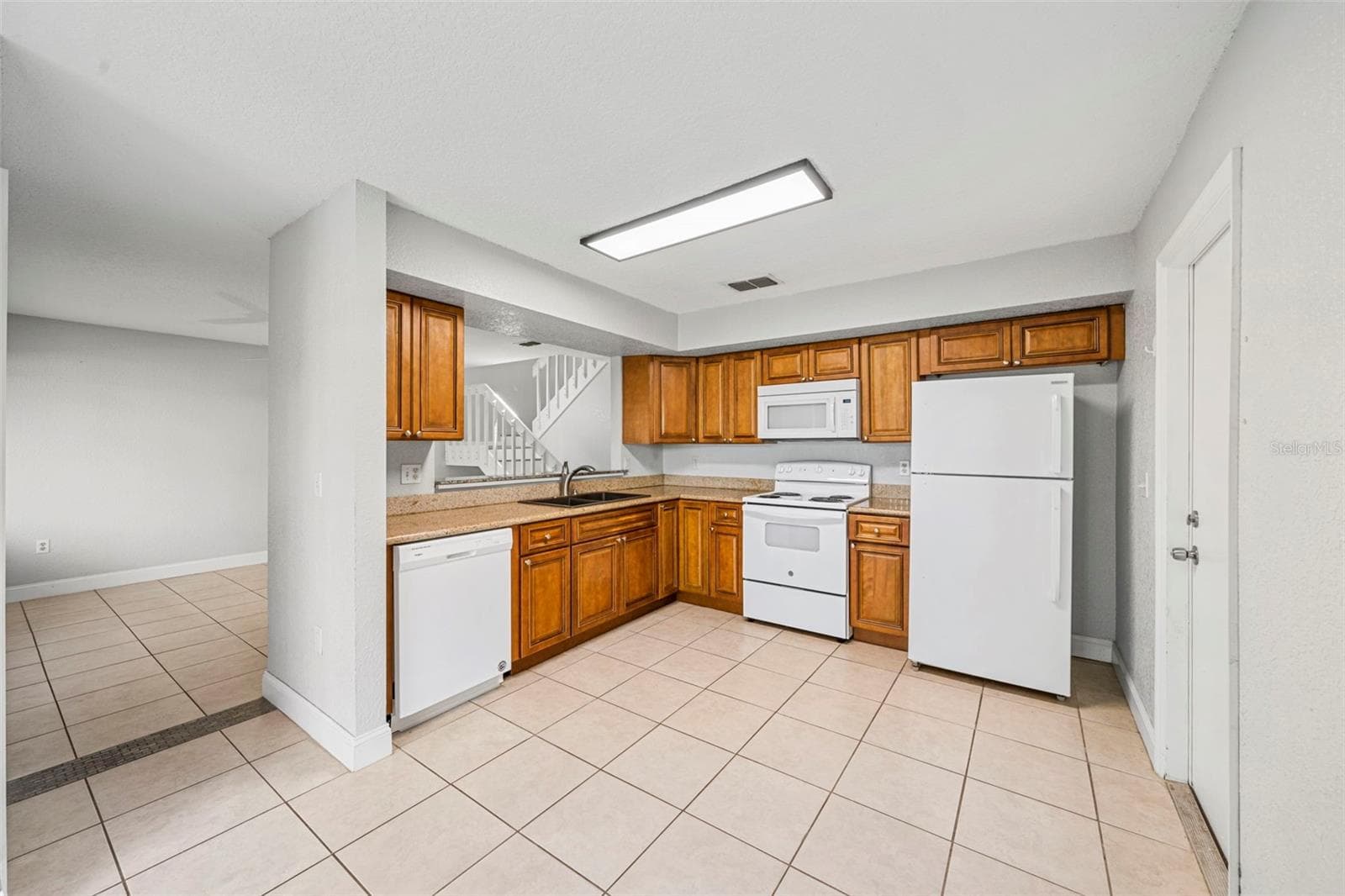 Condominium at 4586 PHEASANT RUN DR #6B, ORLANDO, photo 13 of 35