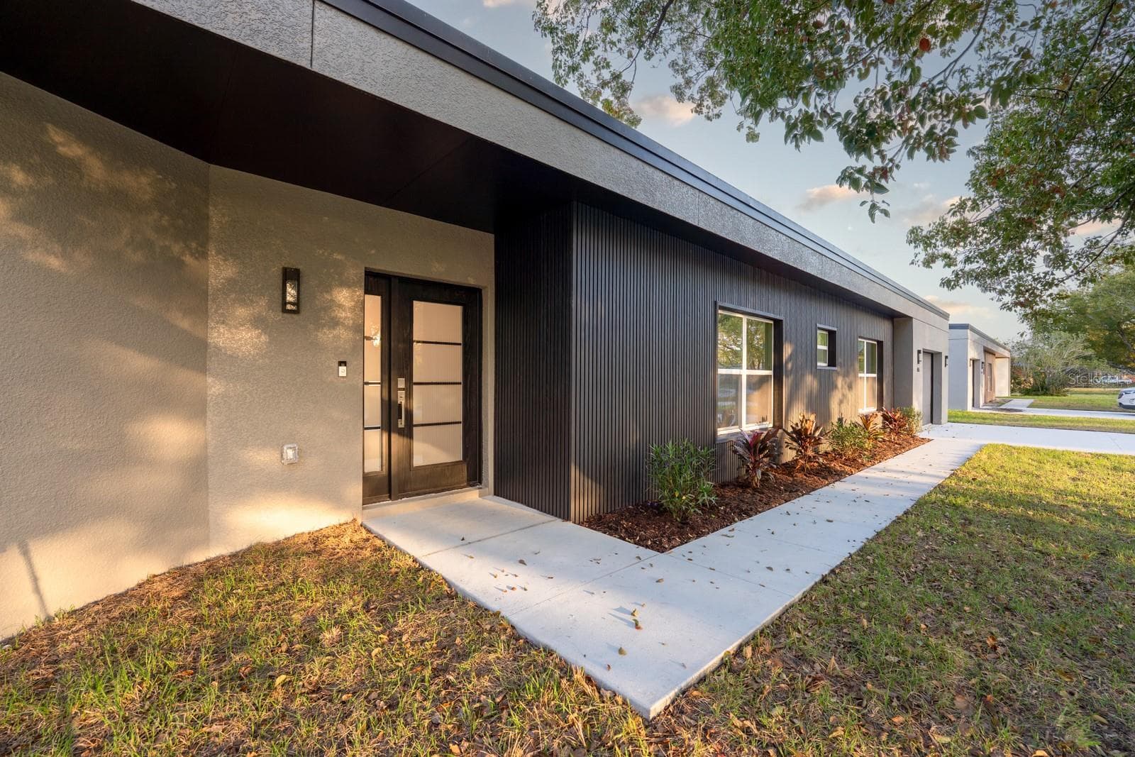Single Family Residence at 455 RIVERVIEW AVE, SANFORD, photo 8 of 55