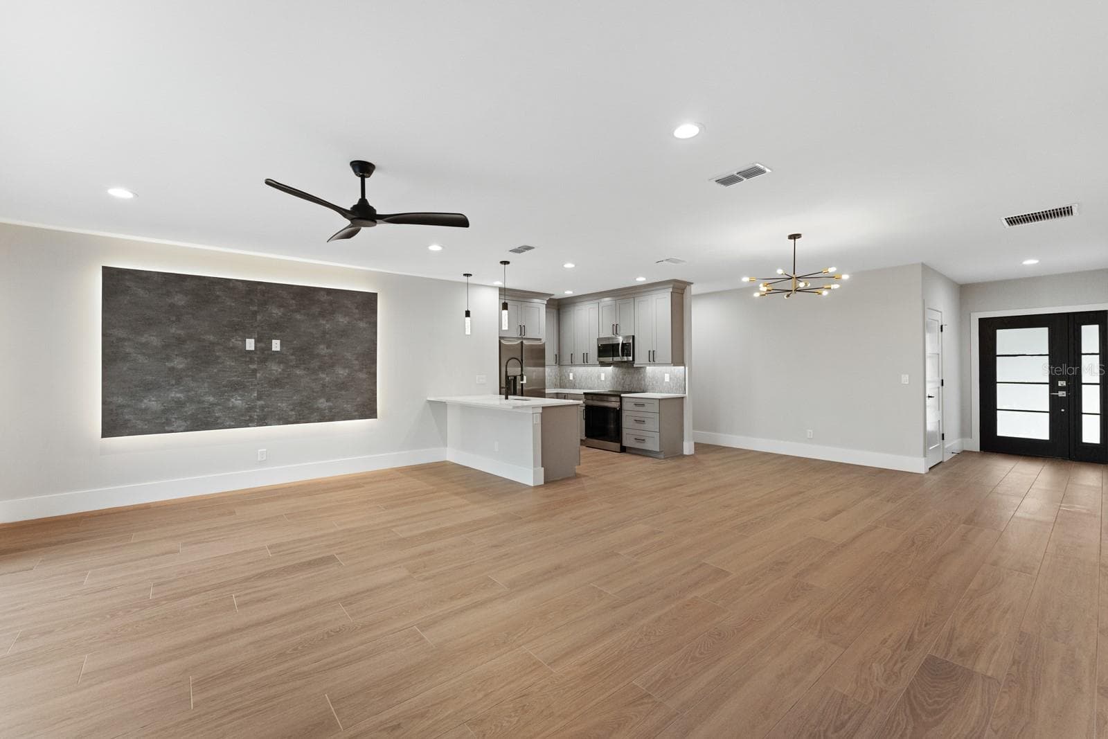 Single Family Residence at 455 RIVERVIEW AVE, SANFORD, photo 14 of 55