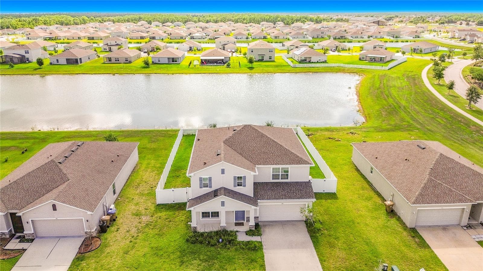 Single Family Residence at 246 ZIRCON RD, KISSIMMEE, photo 2 of 60
