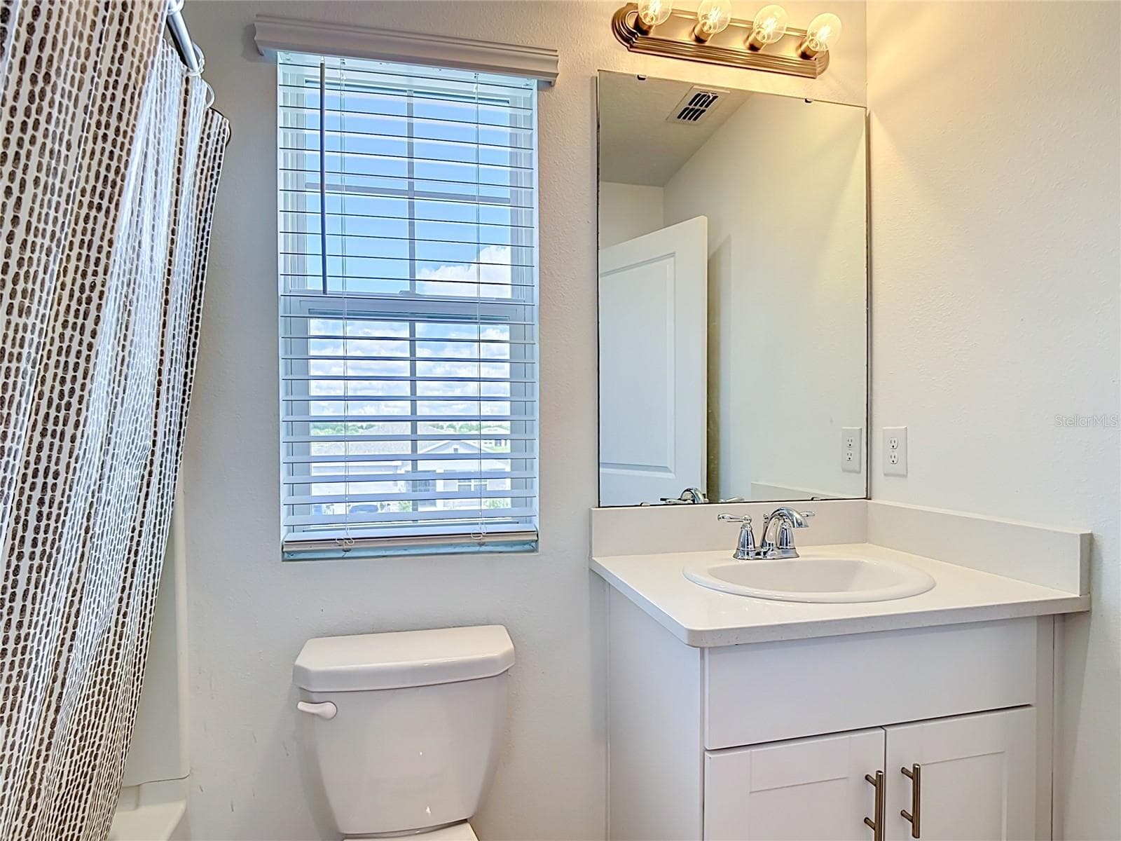 Single Family Residence at 246 ZIRCON RD, KISSIMMEE, photo 24 of 60