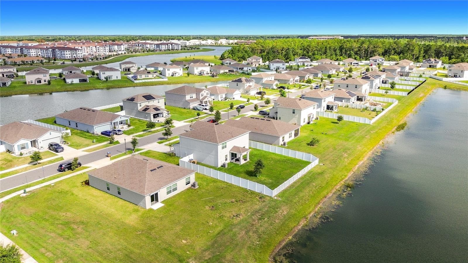 Single Family Residence at 246 ZIRCON RD, KISSIMMEE, photo 3 of 60