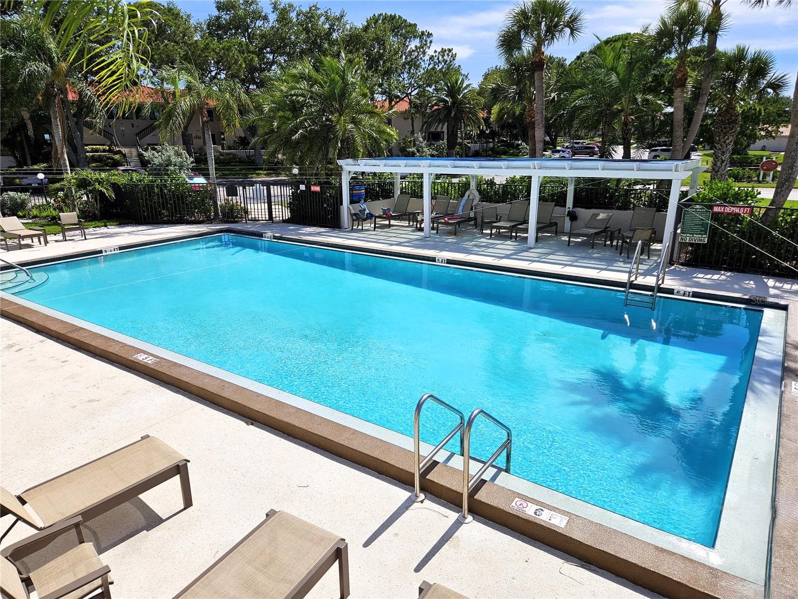 Main pool - 1800 MARINER DR #9, TARPON SPRINGS