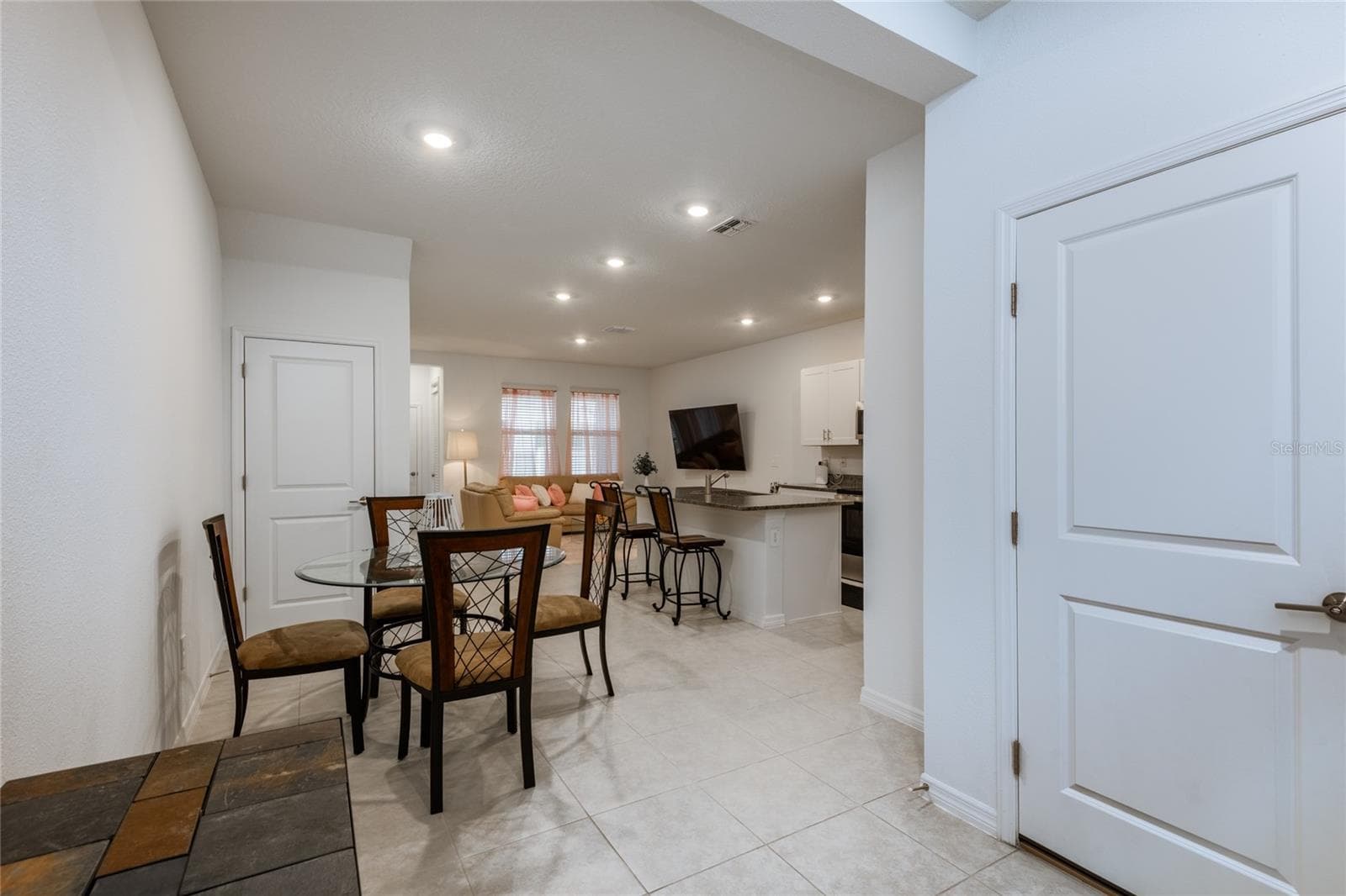 Townhouse at 10807 E FORT WHITE CT, TAMPA, photo 6 of 30