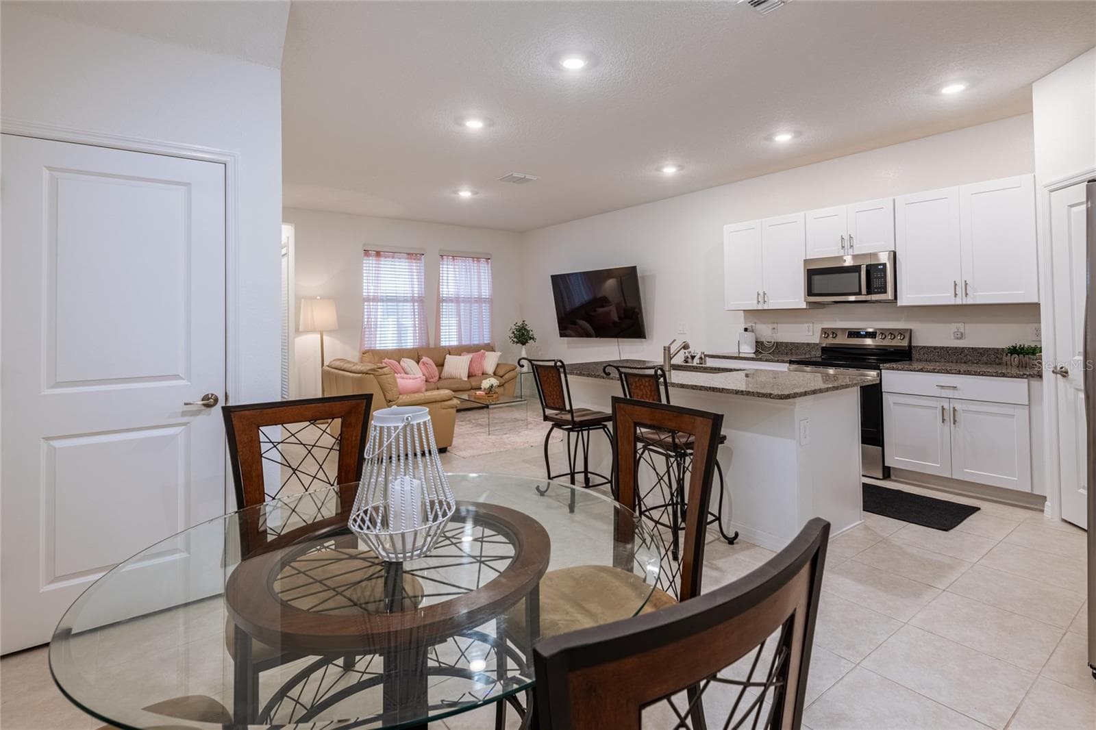 Townhouse at 10807 E FORT WHITE CT, TAMPA, photo 7 of 30