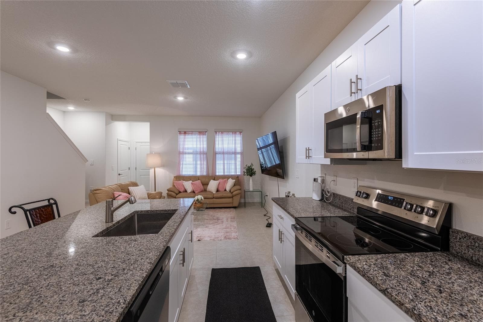 Townhouse at 10807 E FORT WHITE CT, TAMPA, photo 9 of 30