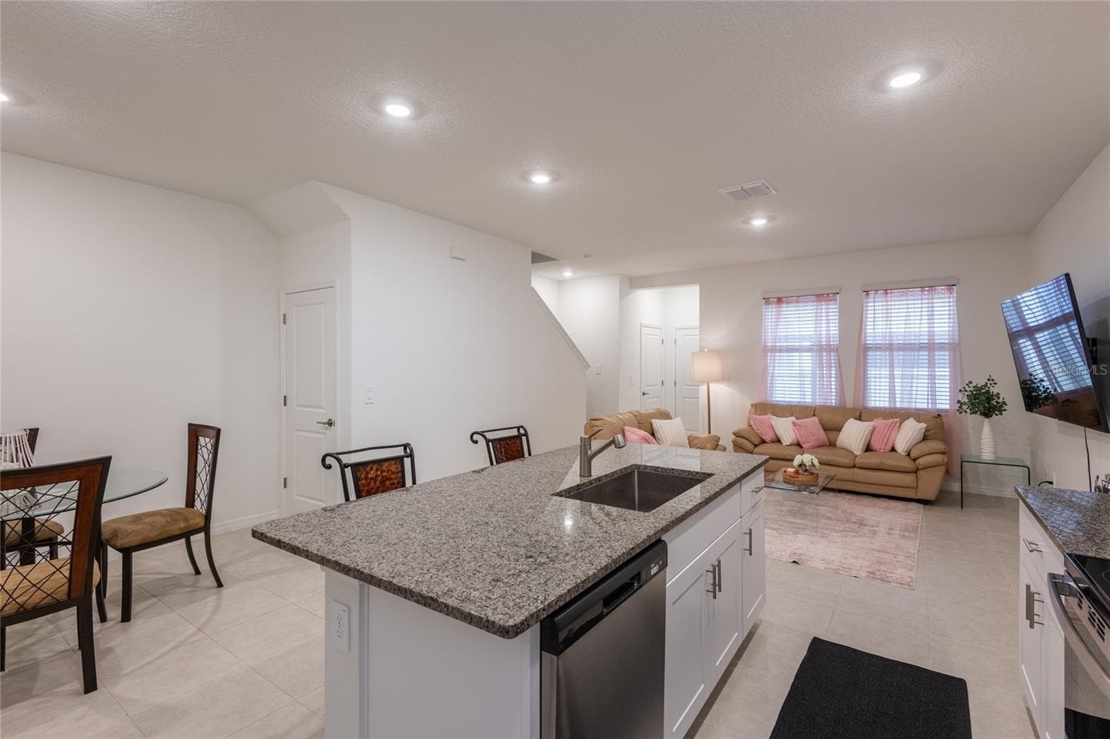 Townhouse at 10807 E FORT WHITE CT, TAMPA, photo 11 of 30
