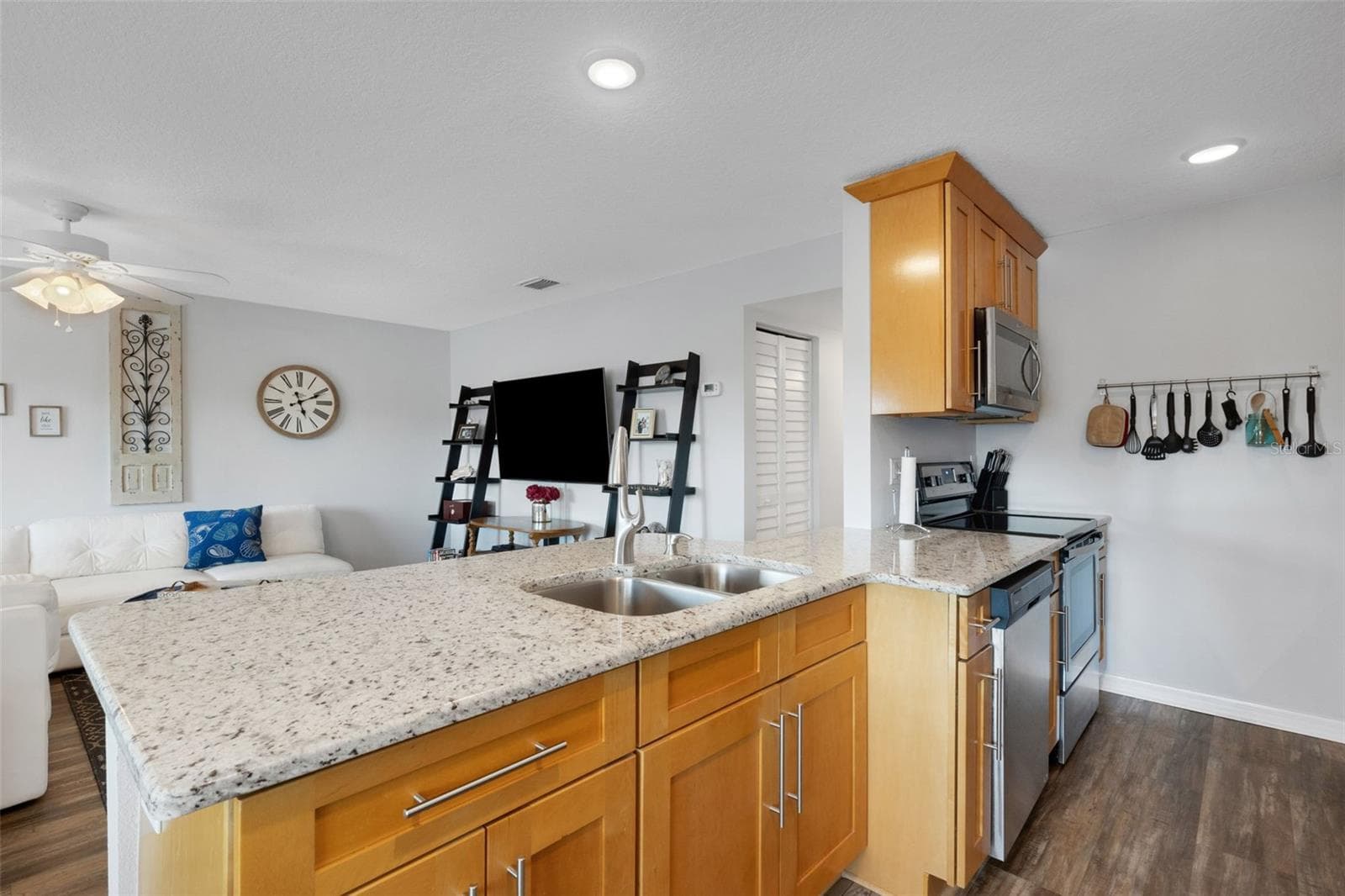 Kitchen - 8039 GARDEN DR #109, SEMINOLE
