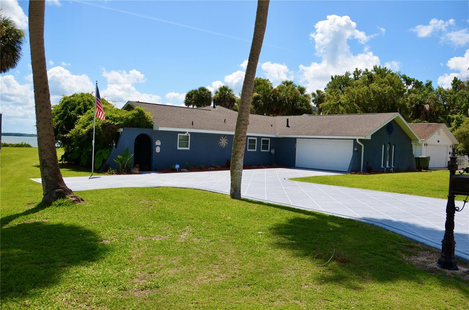 Single Family Residence at 1102 N PALMETTO ST, LEESBURG, photo 2 of 67