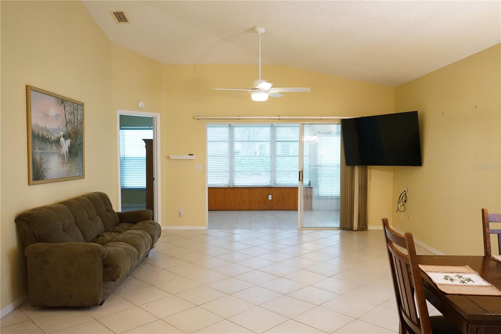large open space with high ceilings - 652 MC DANIEL ST, SUN CITY CENTER