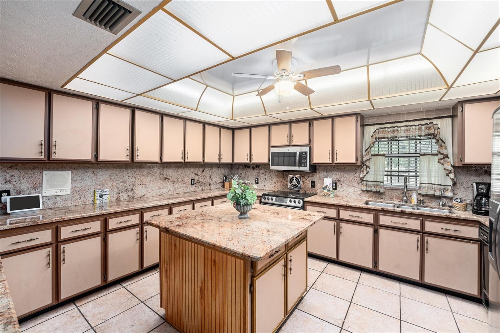 Single Family Residence at 5105 N 45TH ST, TAMPA, photo 15 of 95
