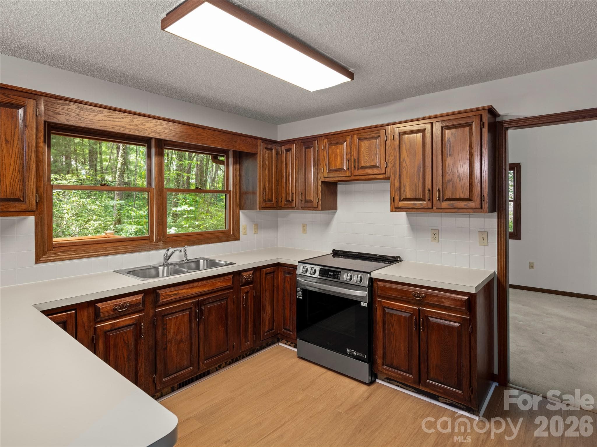 Single Family Residence at 11 Tree Top Drive, Arden, photo 20 of 44