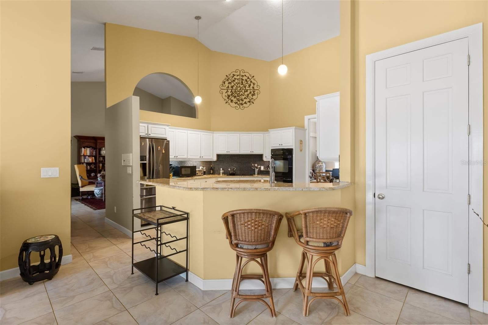 Single Family Residence at 1521 EDGEWATER DR, MOUNT DORA, photo 8 of 55