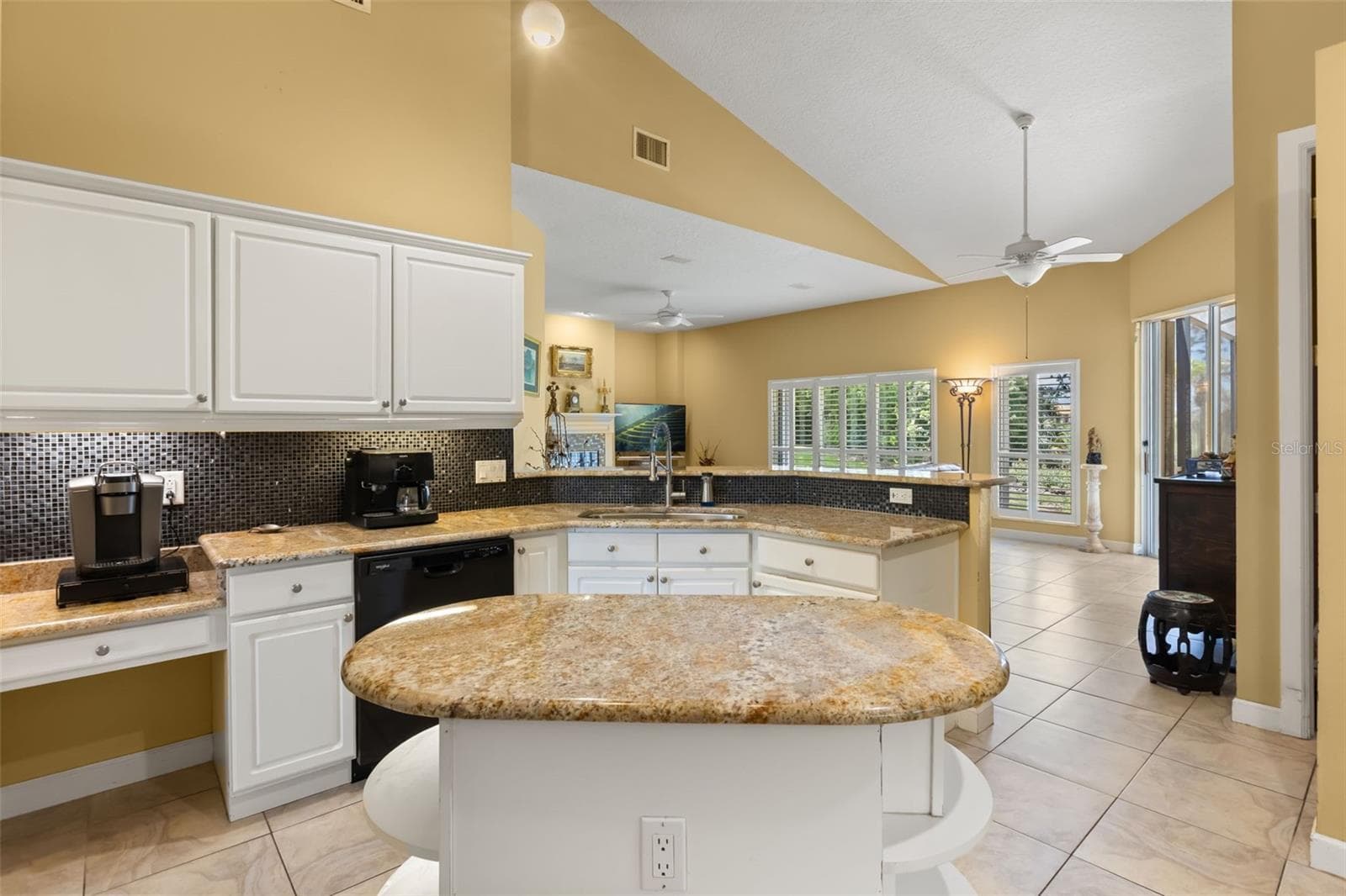 Single Family Residence at 1521 EDGEWATER DR, MOUNT DORA, photo 16 of 55
