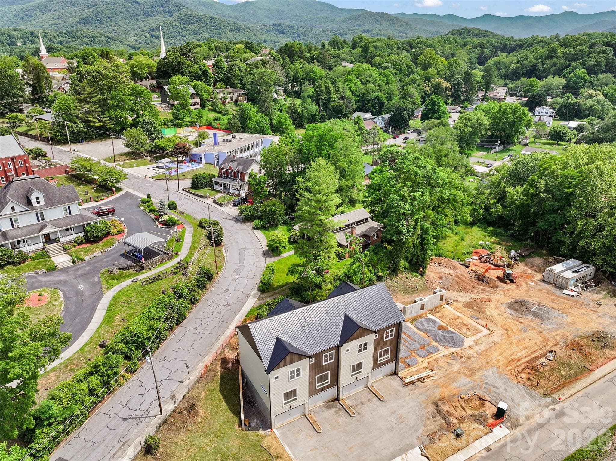 Townhouse at Waynesville, photo 3 of 30