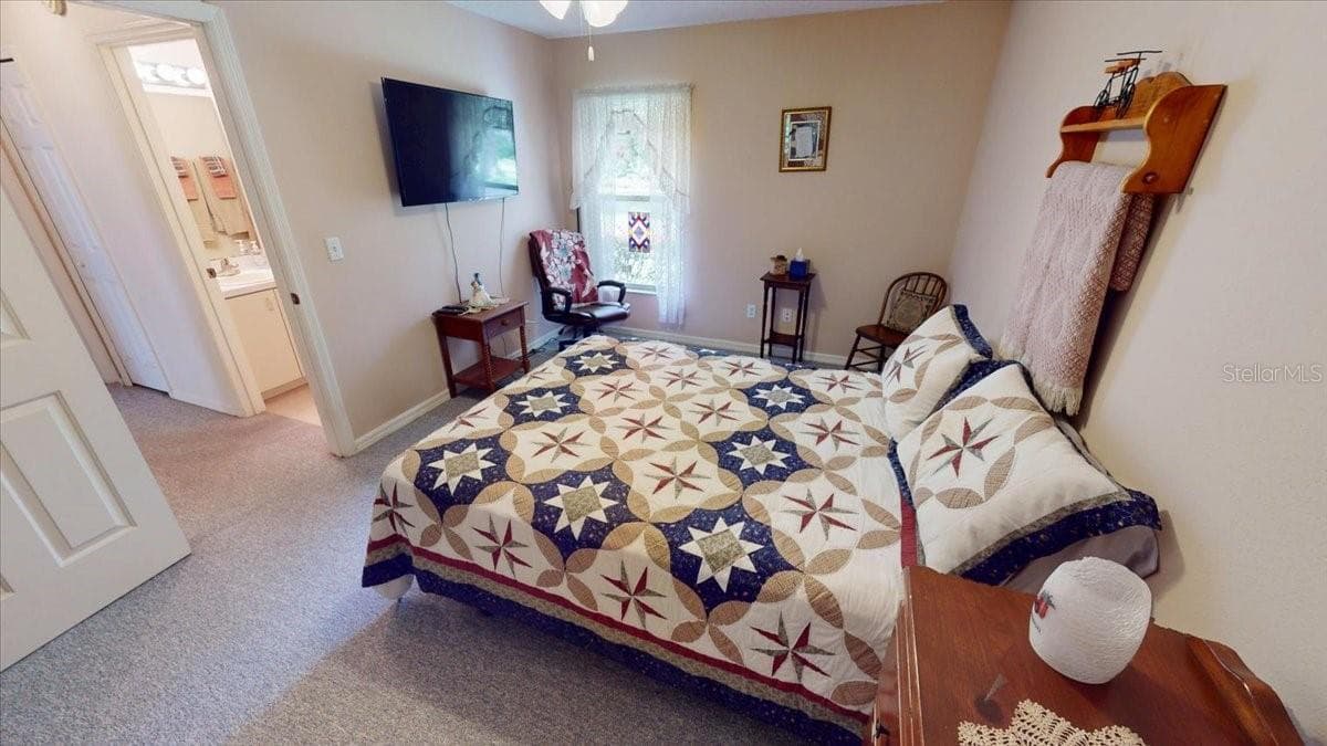 Large Guest Bedroom in Main House. - 267 N ORANGE AVE, LAKE HELEN
