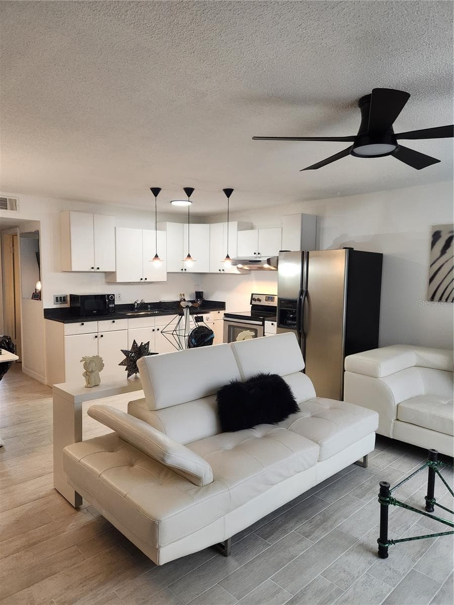 Condominium at 9101 W HILLSBOROUGH AVE #I209, TAMPA, photo 7 of 81