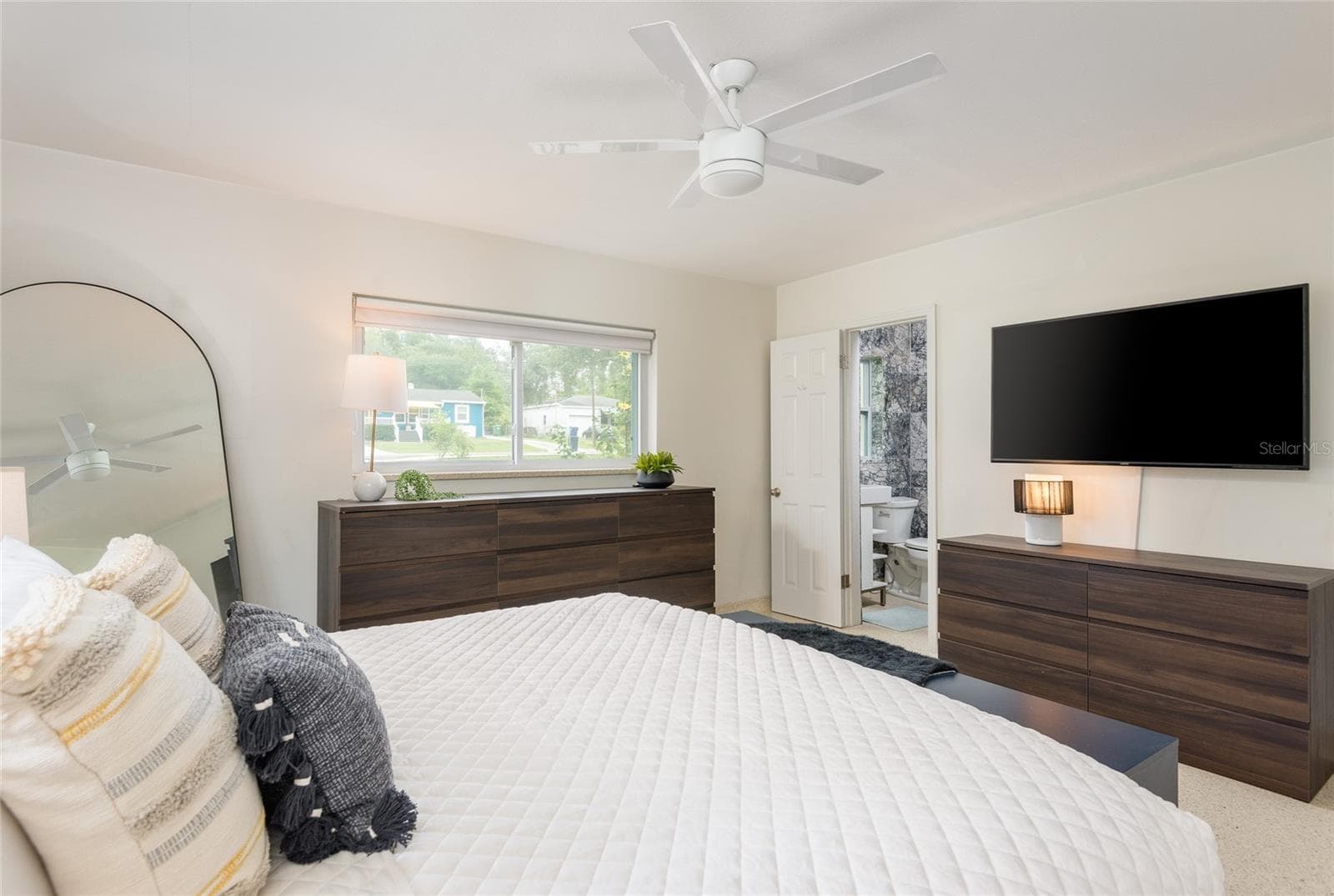 Expansive Primary Bedroom - 7308 N OLA AVE, TAMPA