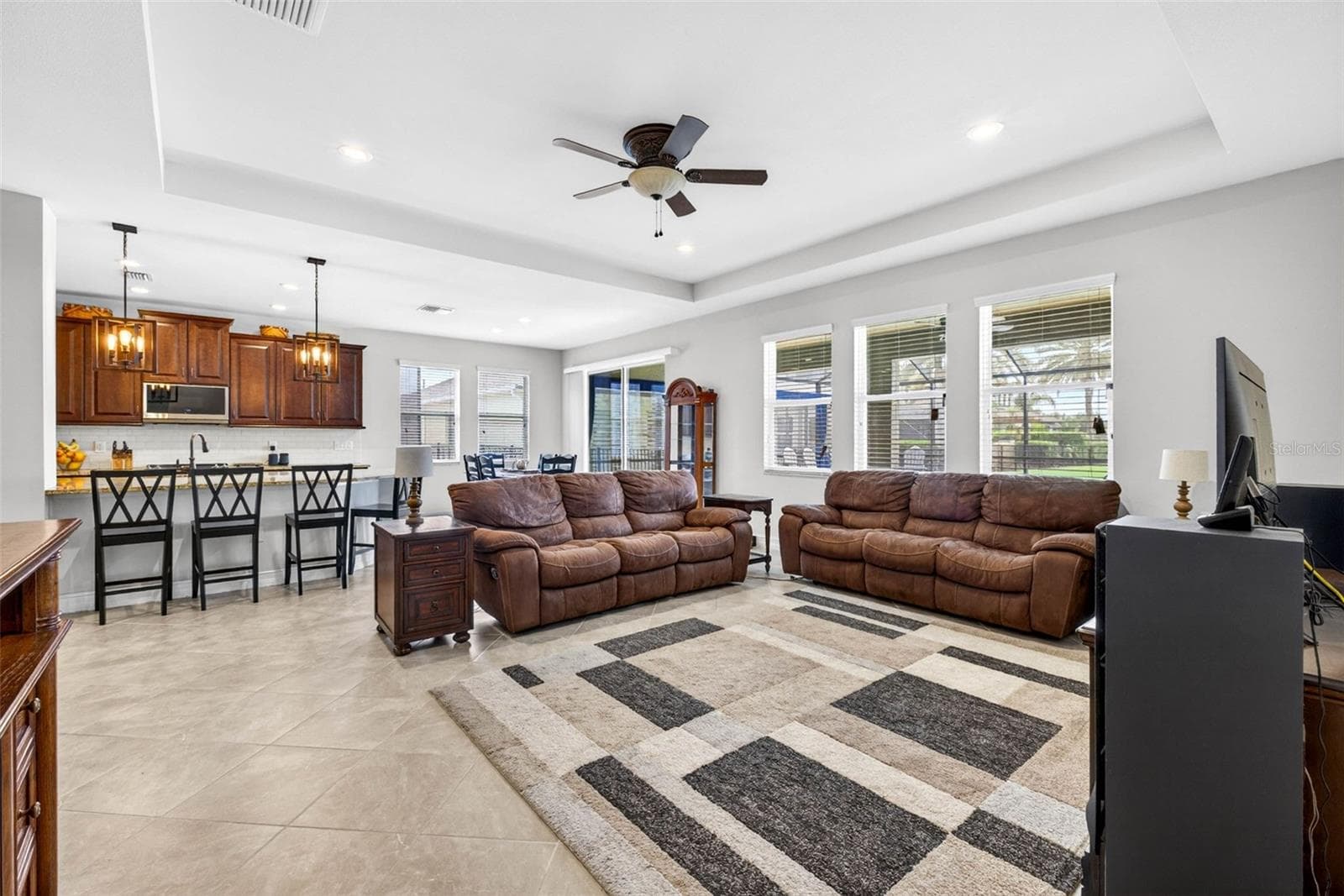 A large open floor plan with no space sacrificed. - 7109 BAY LAUREL CT, WESLEY CHAPEL