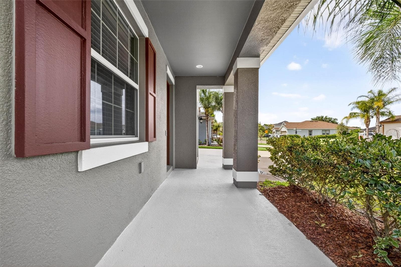 Fresh exterior paint. - 7109 BAY LAUREL CT, WESLEY CHAPEL