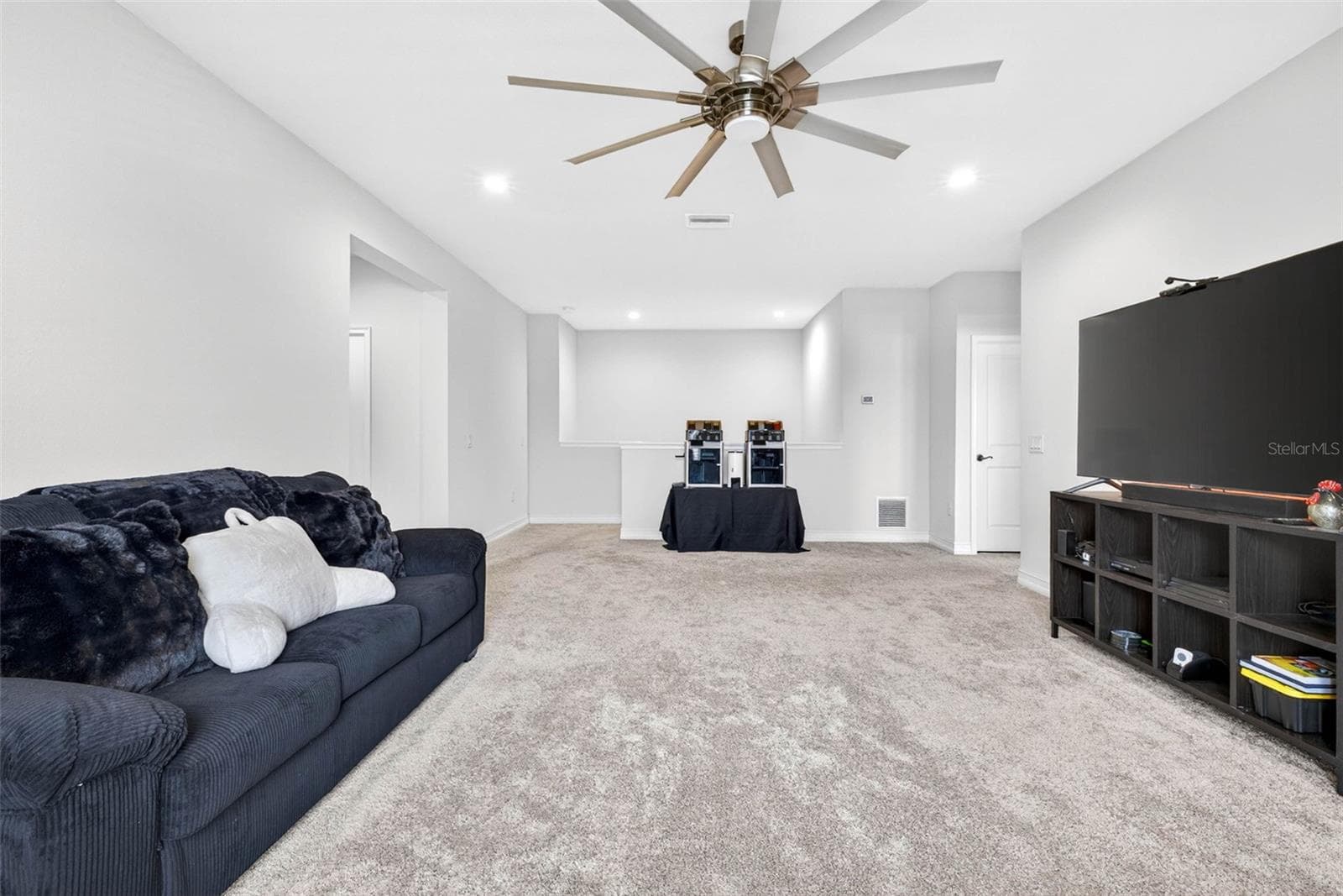 Huge loft space connects all the upstairs bedrooms. - 7109 BAY LAUREL CT, WESLEY CHAPEL