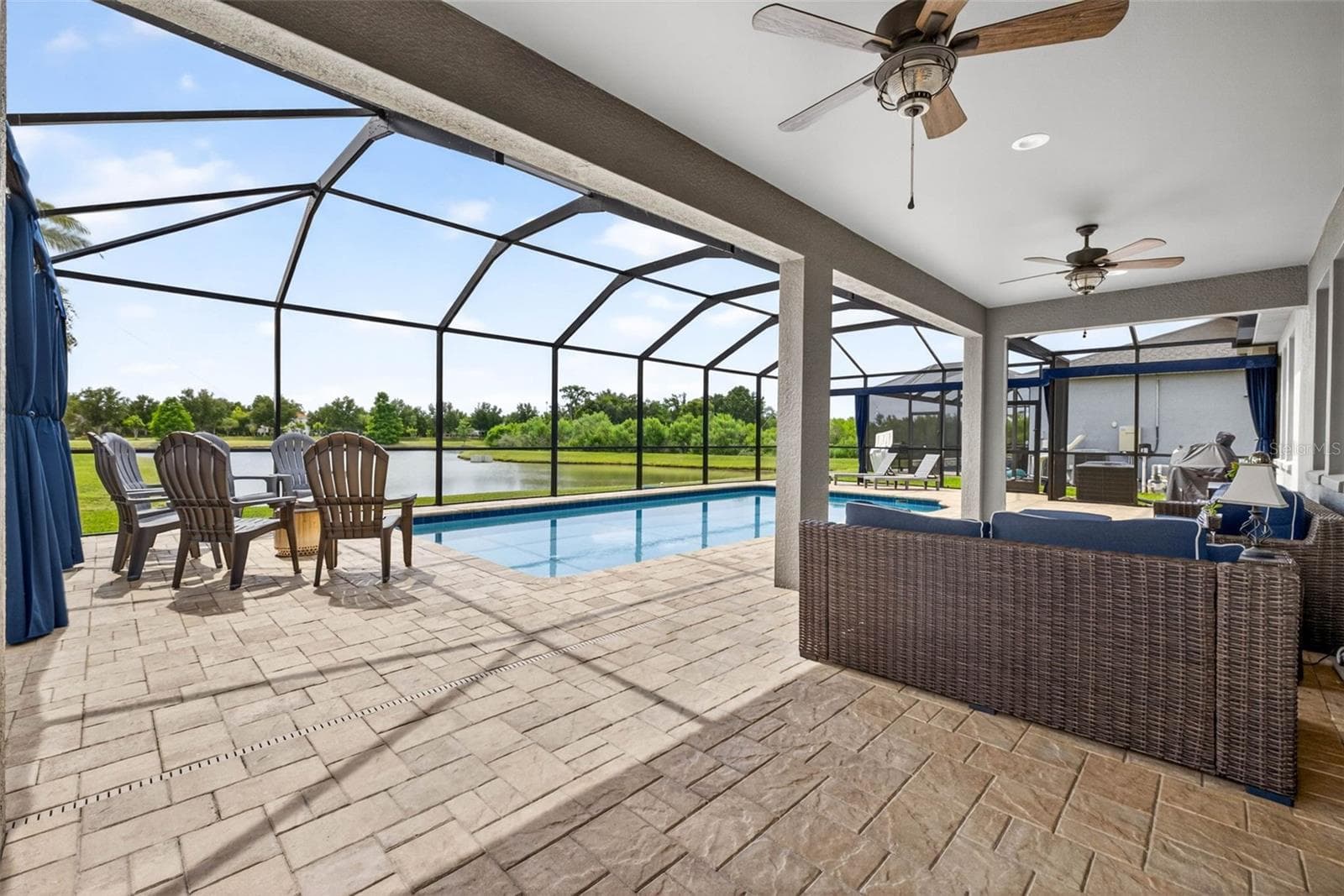Let's step outside! - 7109 BAY LAUREL CT, WESLEY CHAPEL