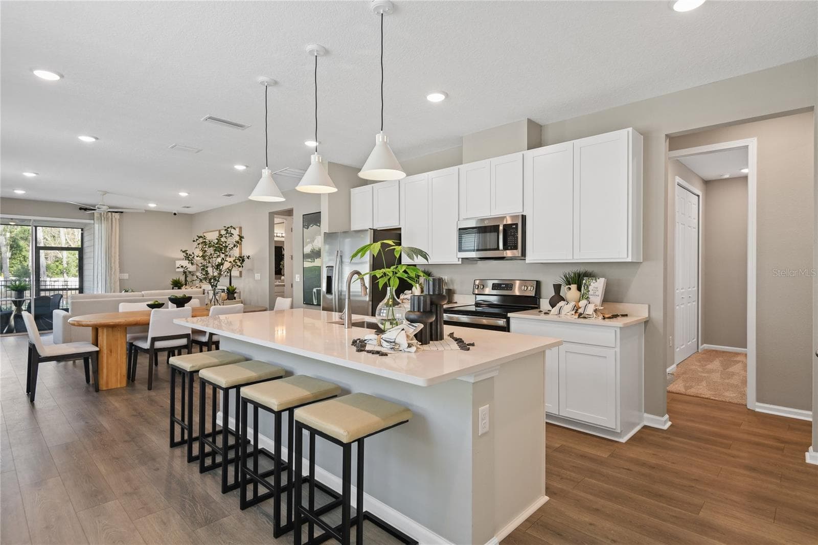 Single Family Residence at 5862 SUNLIT BEND WAY, APOLLO BEACH, photo 4 of 23