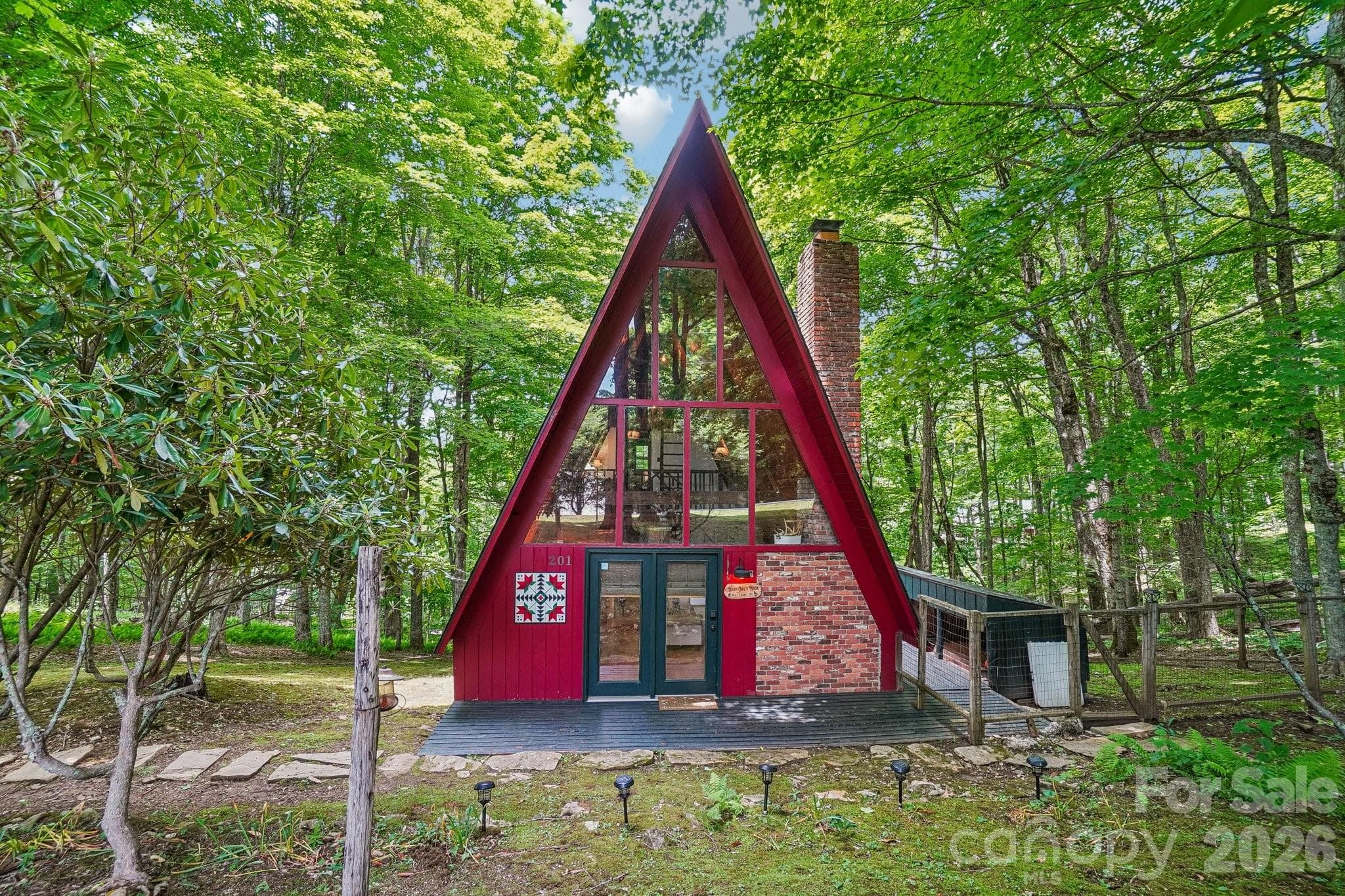 Charming A+ Chalet - Mars Hill