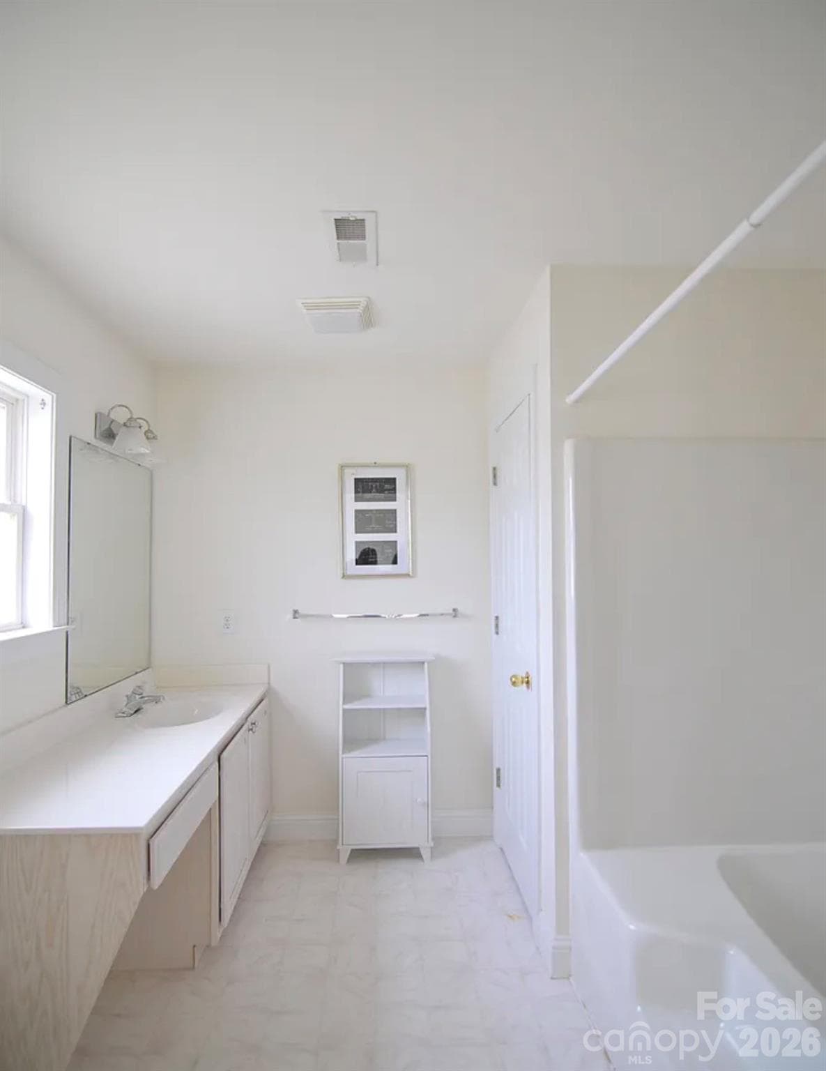 Ensuite bath 1 - 6918 Misty Pine Lane, Charlotte