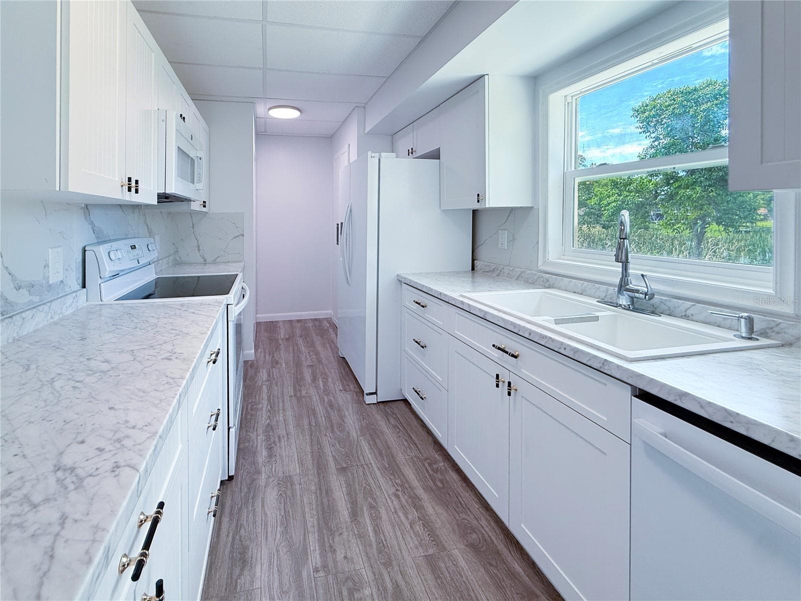 Single Family Residence at 7214 NIA LN, TAMPA, photo 7 of 19