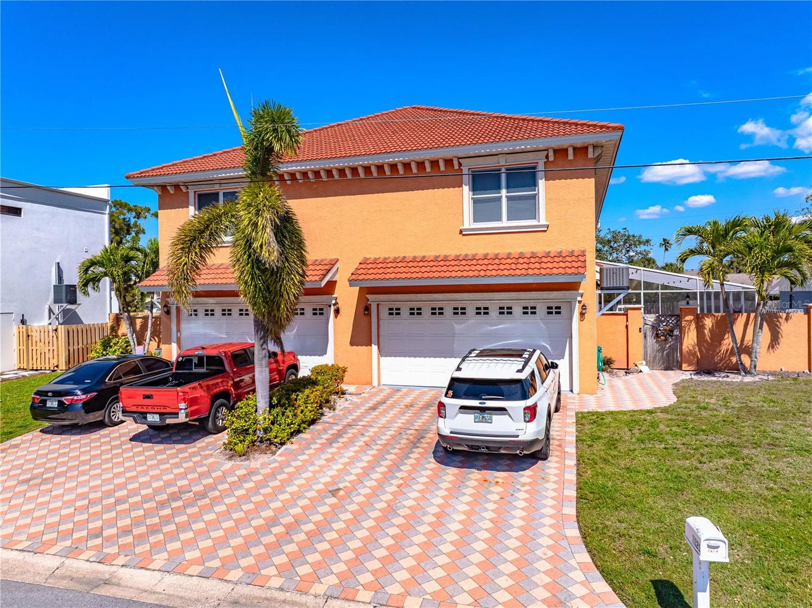 Duplex at 2119 & 2125 MONTCLAIR DR #1 & 2, SARASOTA, photo 3 of 59