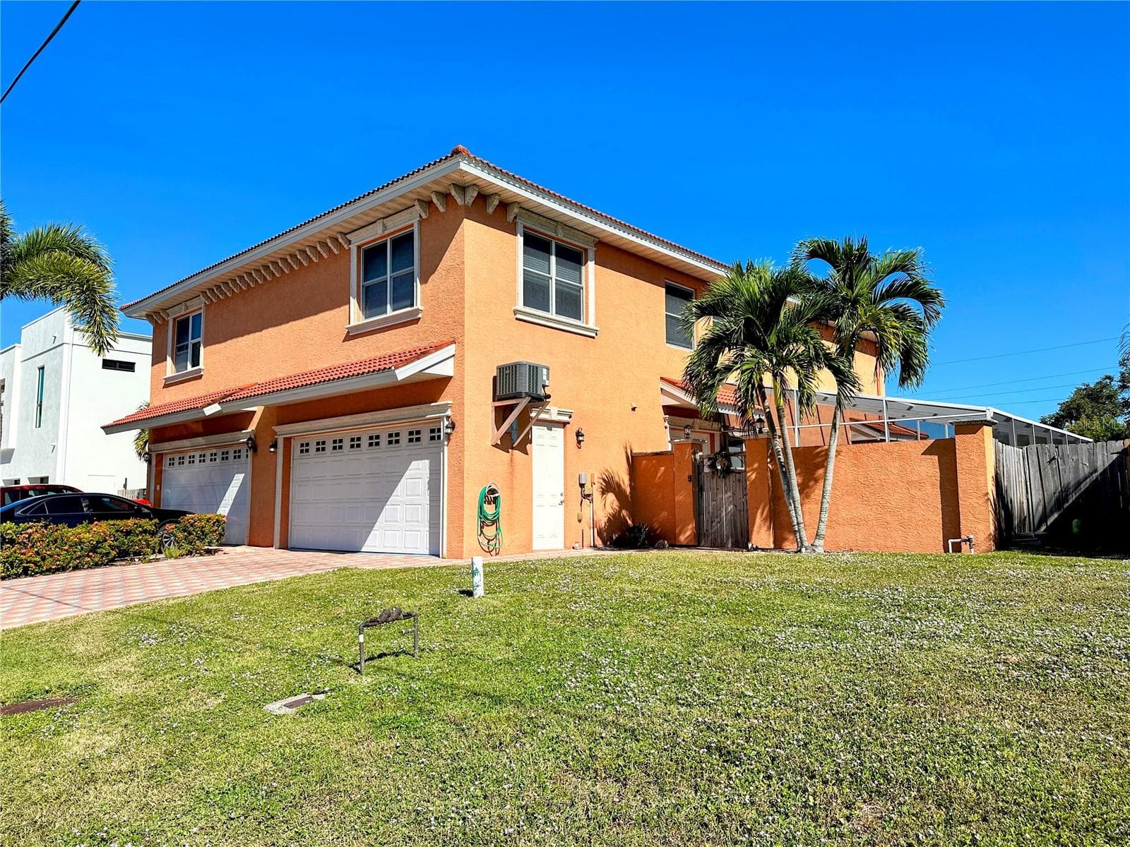 2119 & 2125 MONTCLAIR DR #1 & 2