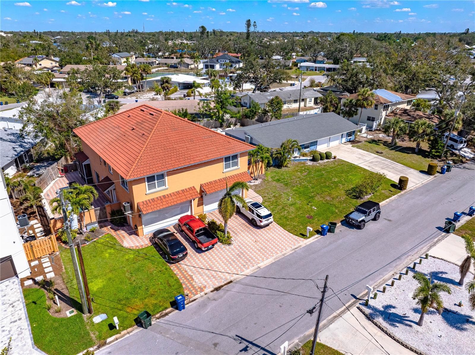 Duplex at 2119 & 2125 MONTCLAIR DR #1 & 2, SARASOTA, photo 6 of 59