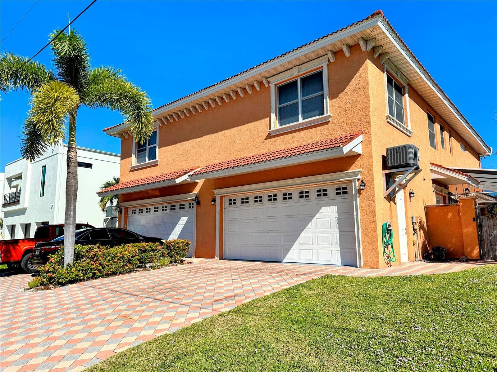 Duplex at 2119 & 2125 MONTCLAIR DR #1 & 2, SARASOTA, photo 8 of 59